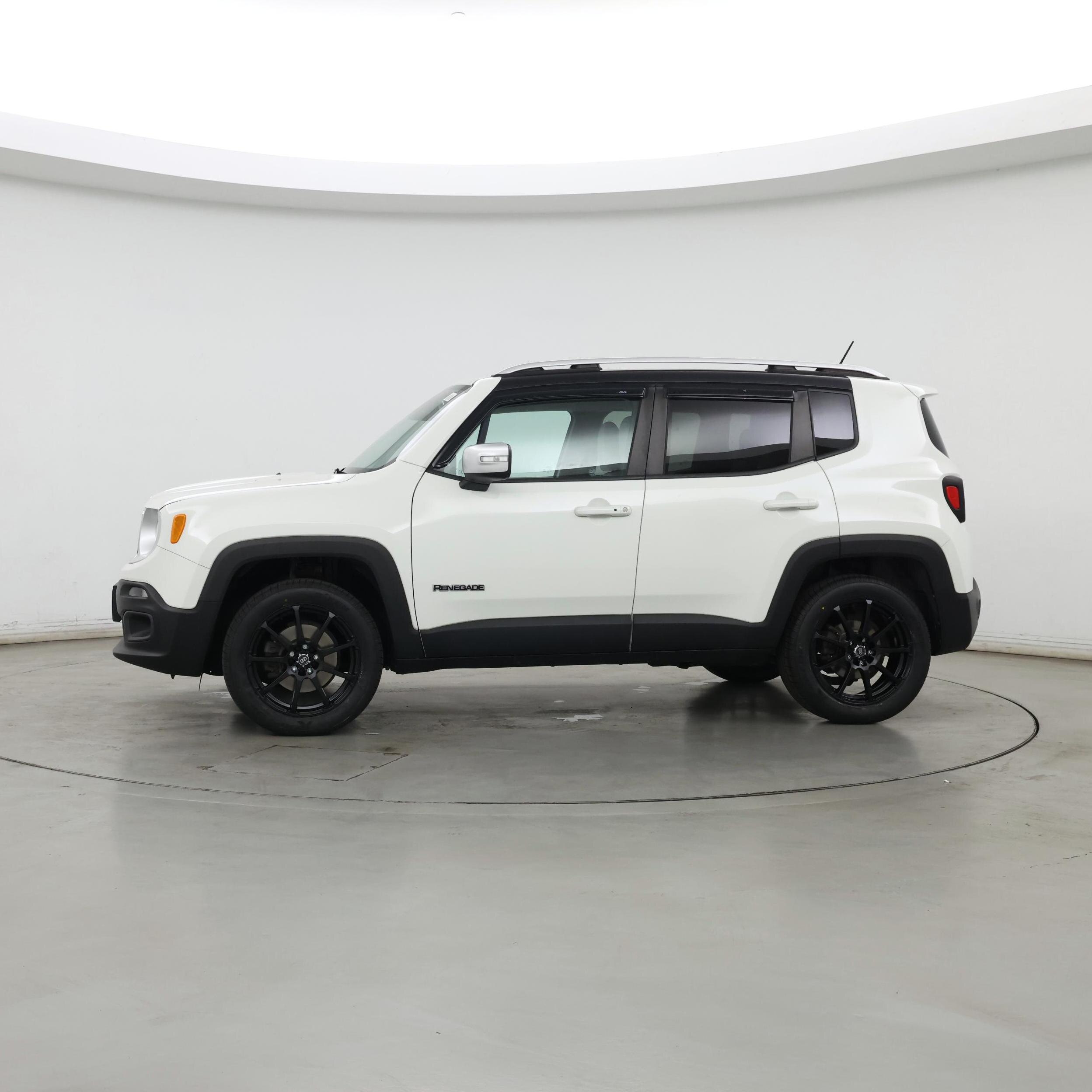 Thumbnail: 2016 Jeep Renegade - 3