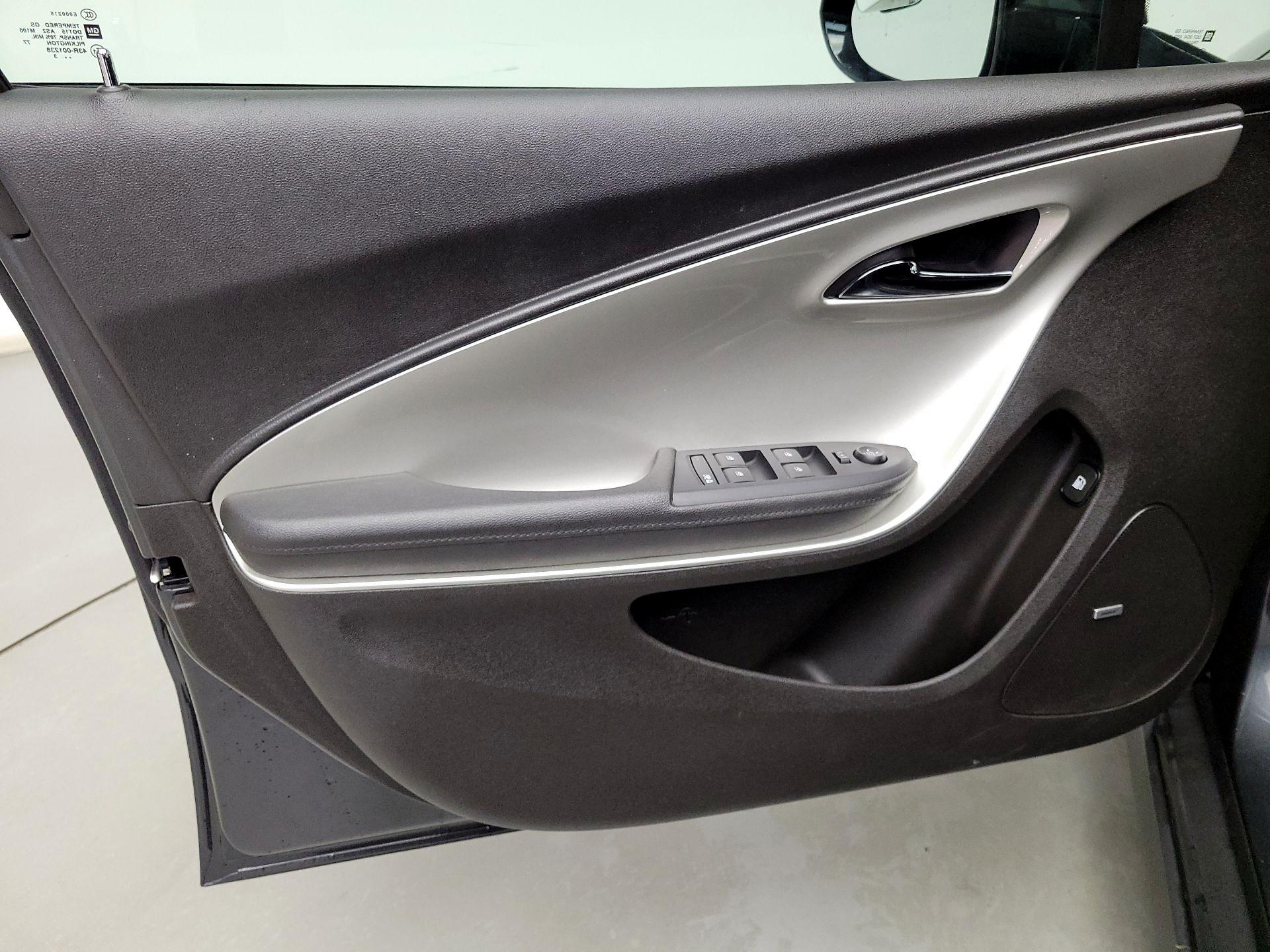 Thumbnail: 2014 Chevrolet Volt - 12