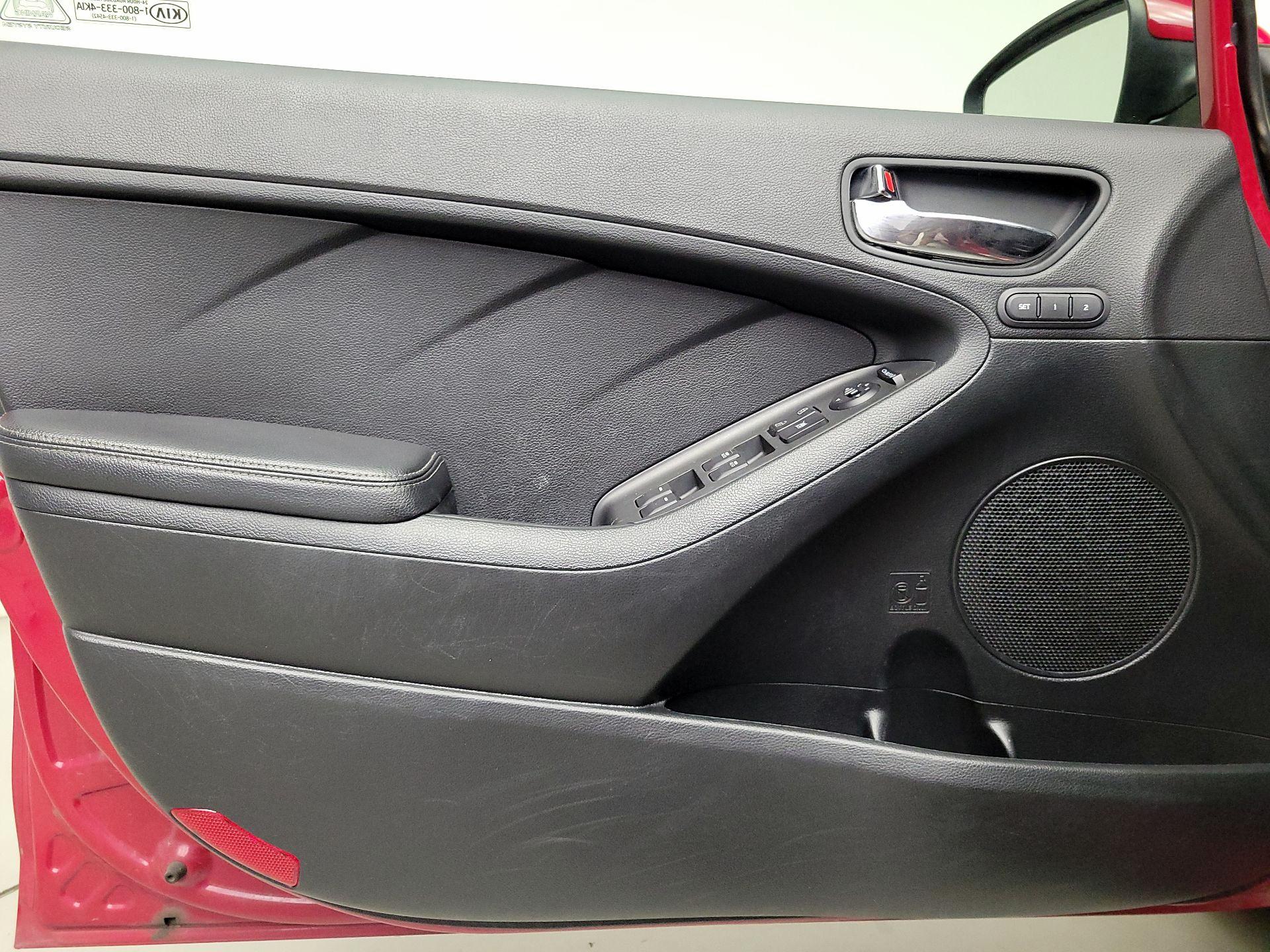 Thumbnail: 2015 Kia Forte - 12