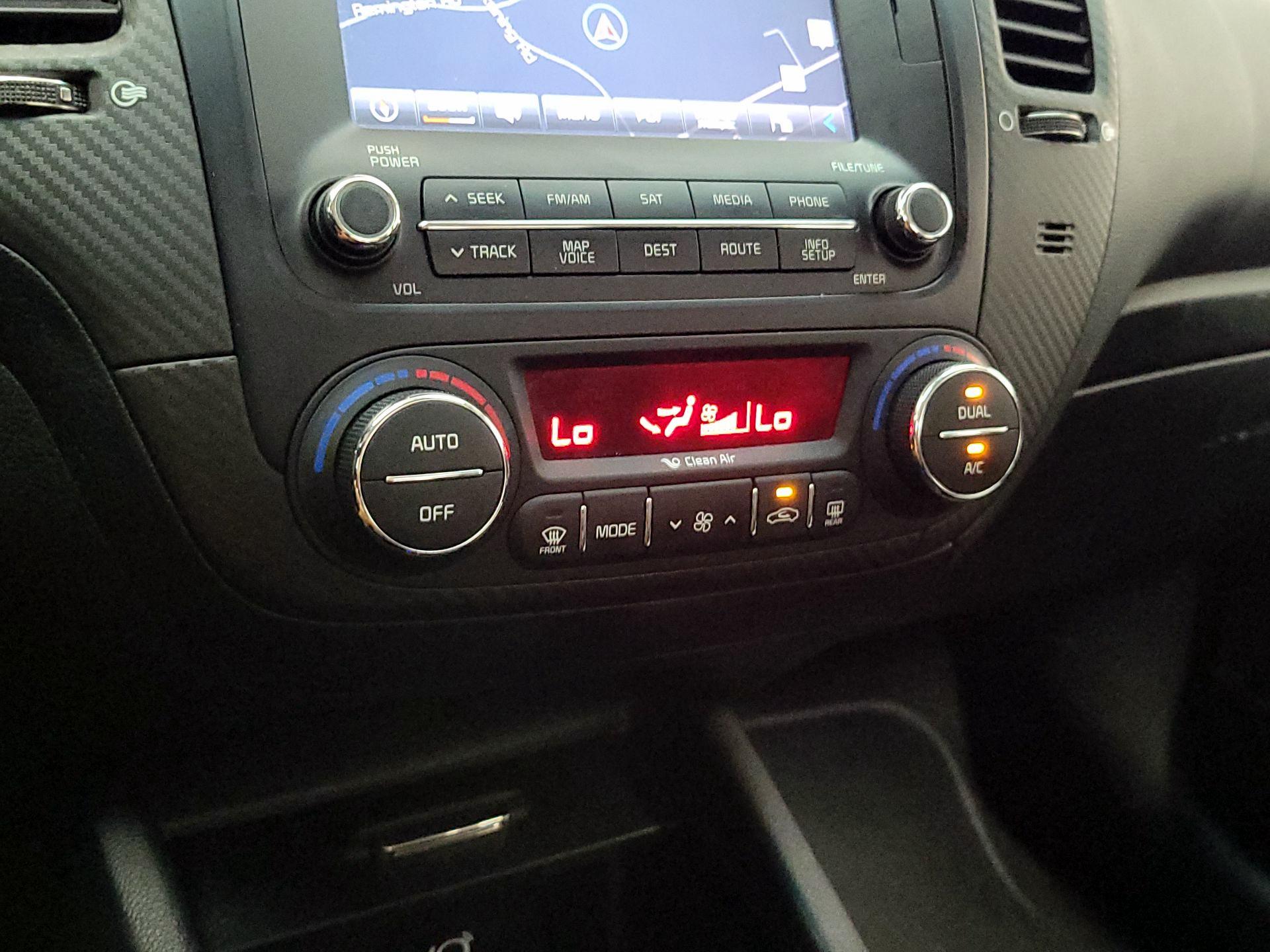 Thumbnail: 2015 Kia Forte - 17