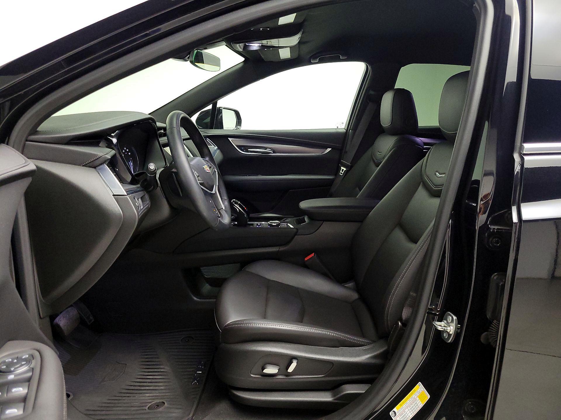 Thumbnail: 2024 Cadillac XT5 - 11