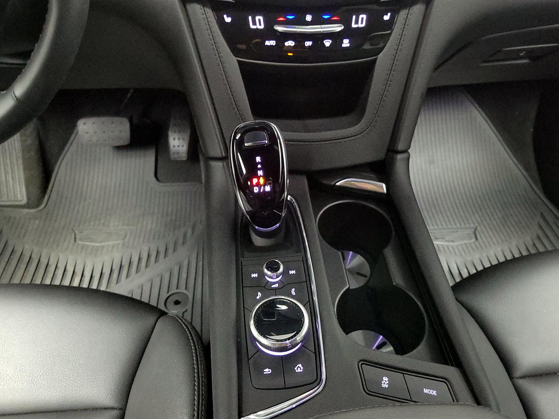 Thumbnail: 2024 Cadillac XT5 - 17