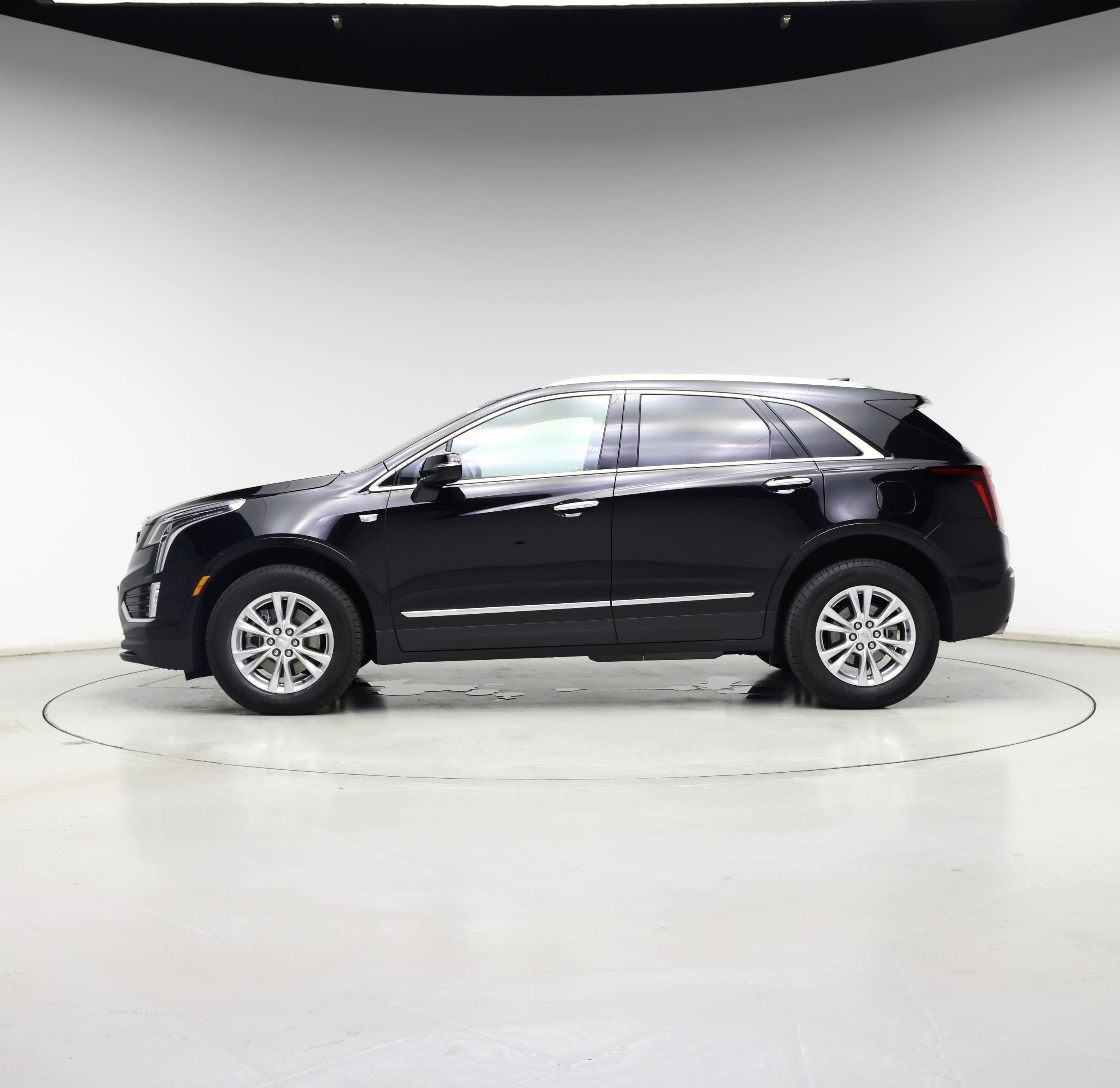 Thumbnail: 2024 Cadillac XT5 - 3