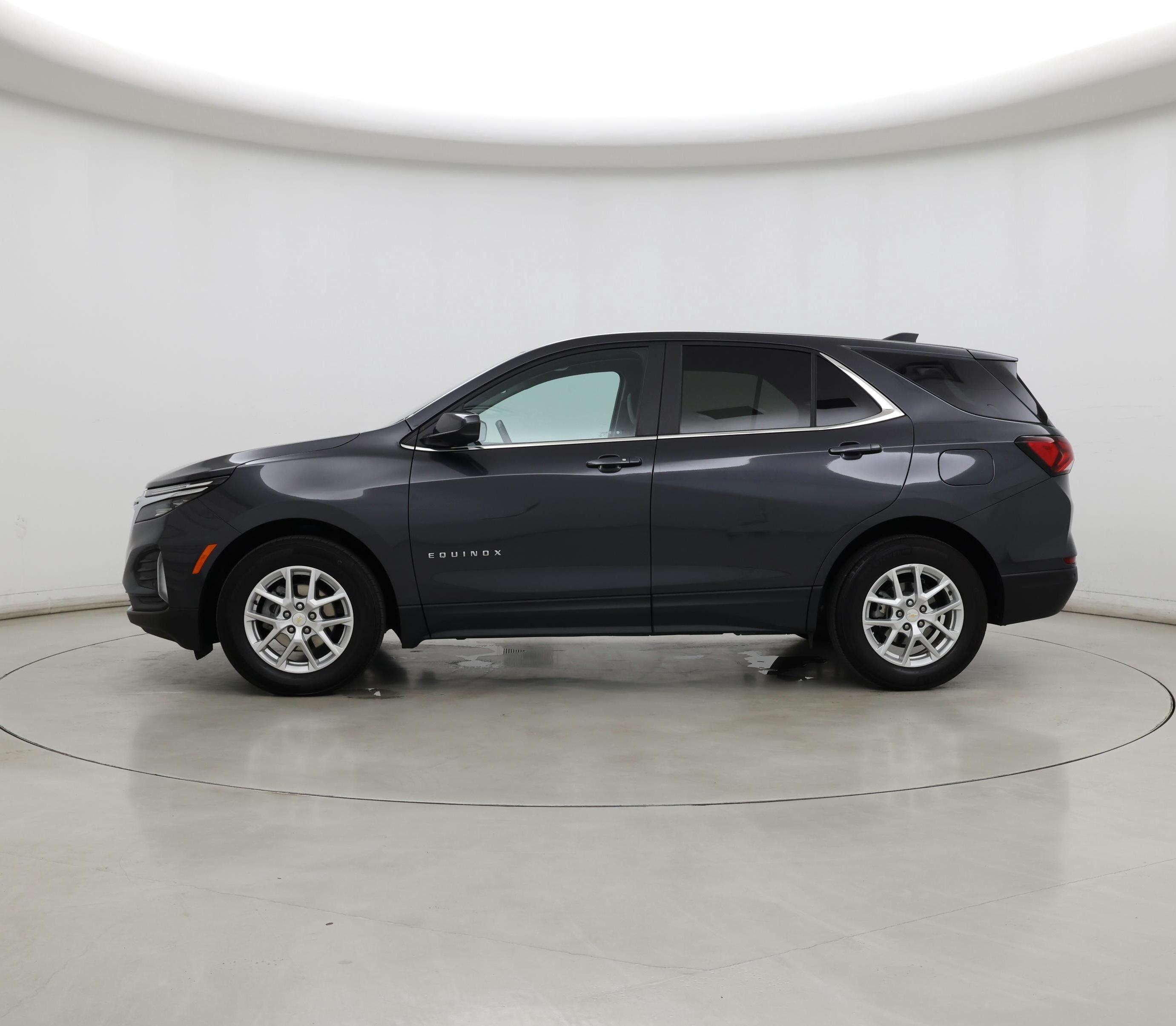Thumbnail: 2022 Chevrolet Equinox - 3
