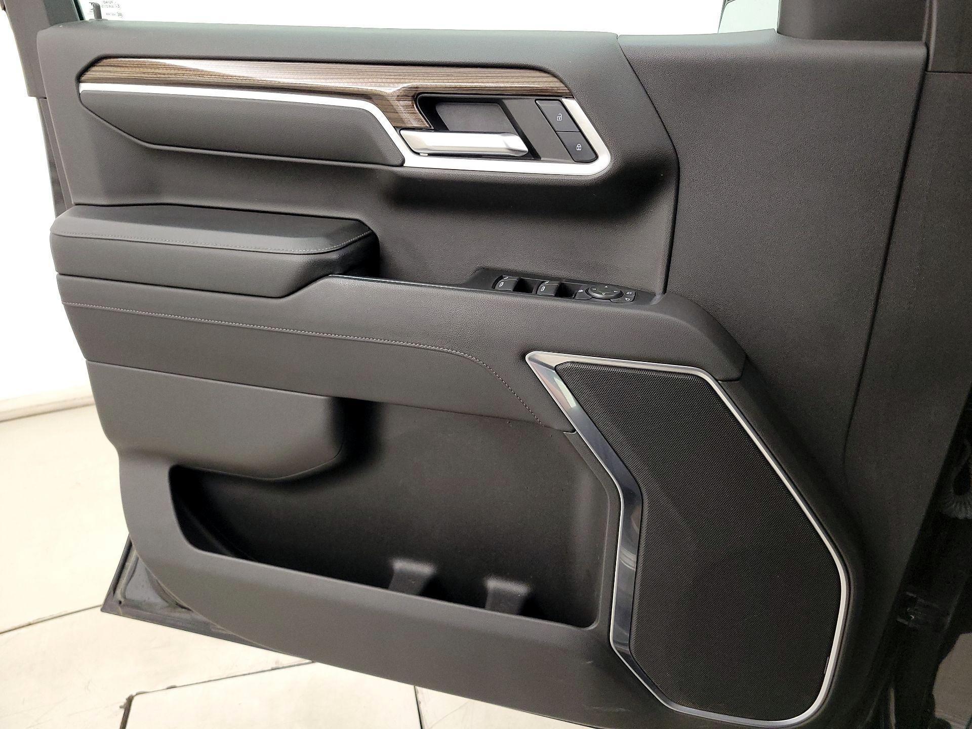 Thumbnail: 2022 Chevrolet Silverado 1500 - 12
