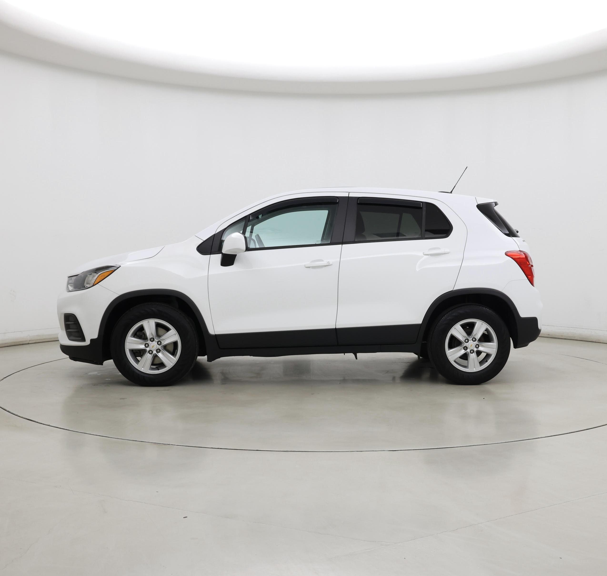 Thumbnail: 2020 Chevrolet Trax - 3
