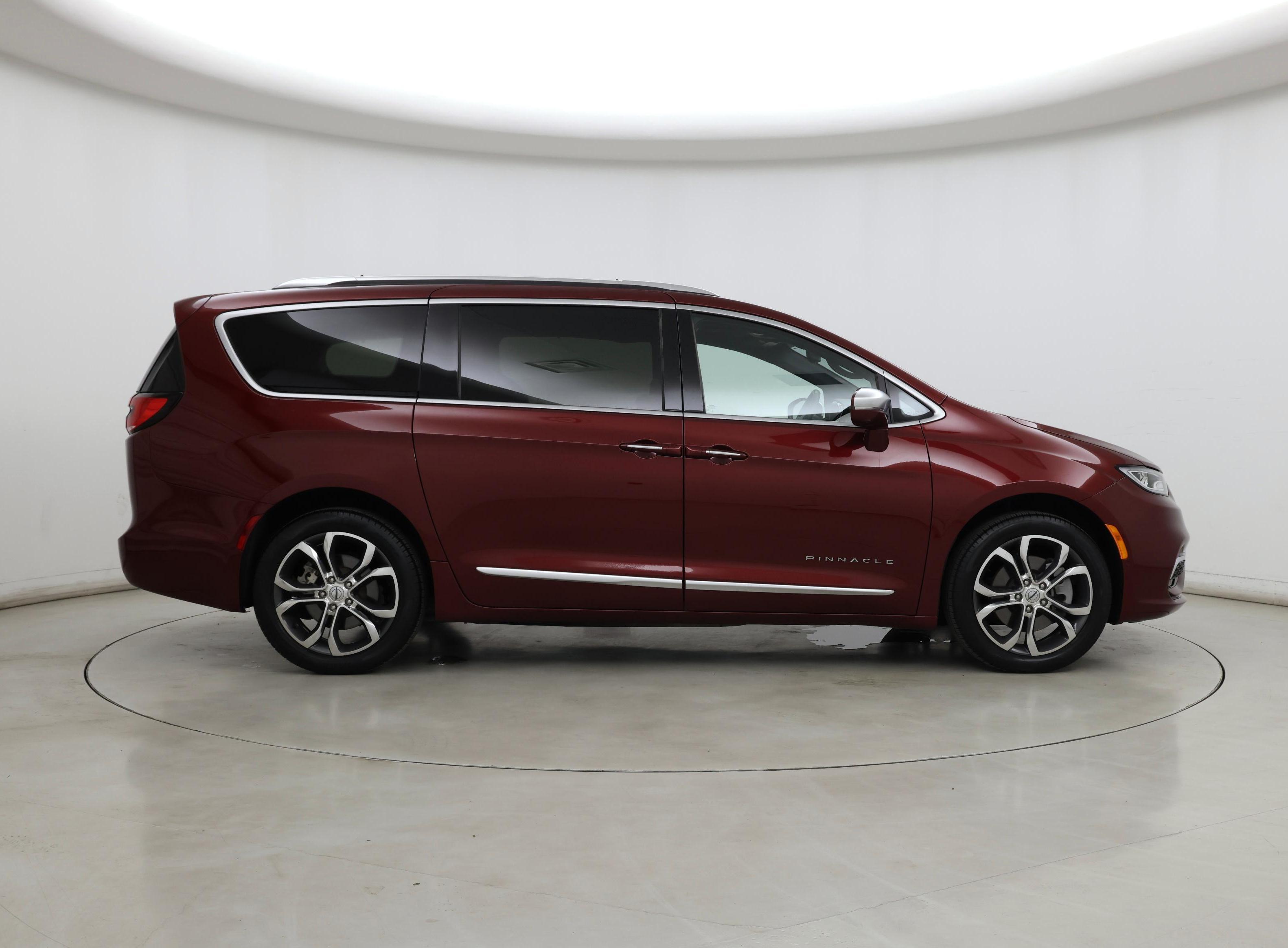 Thumbnail: 2022 Chrysler Pacifica - 7