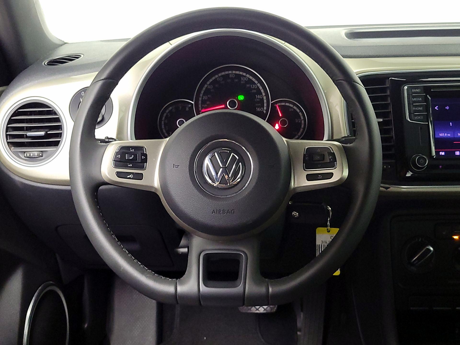 Thumbnail: 2016 Volkswagen Beetle - 10