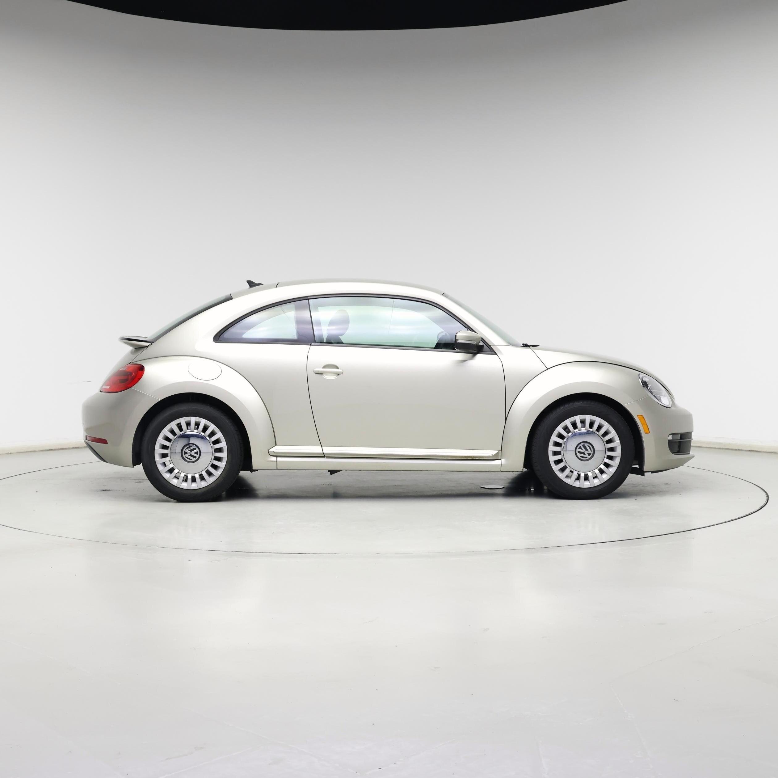 Thumbnail: 2016 Volkswagen Beetle - 7