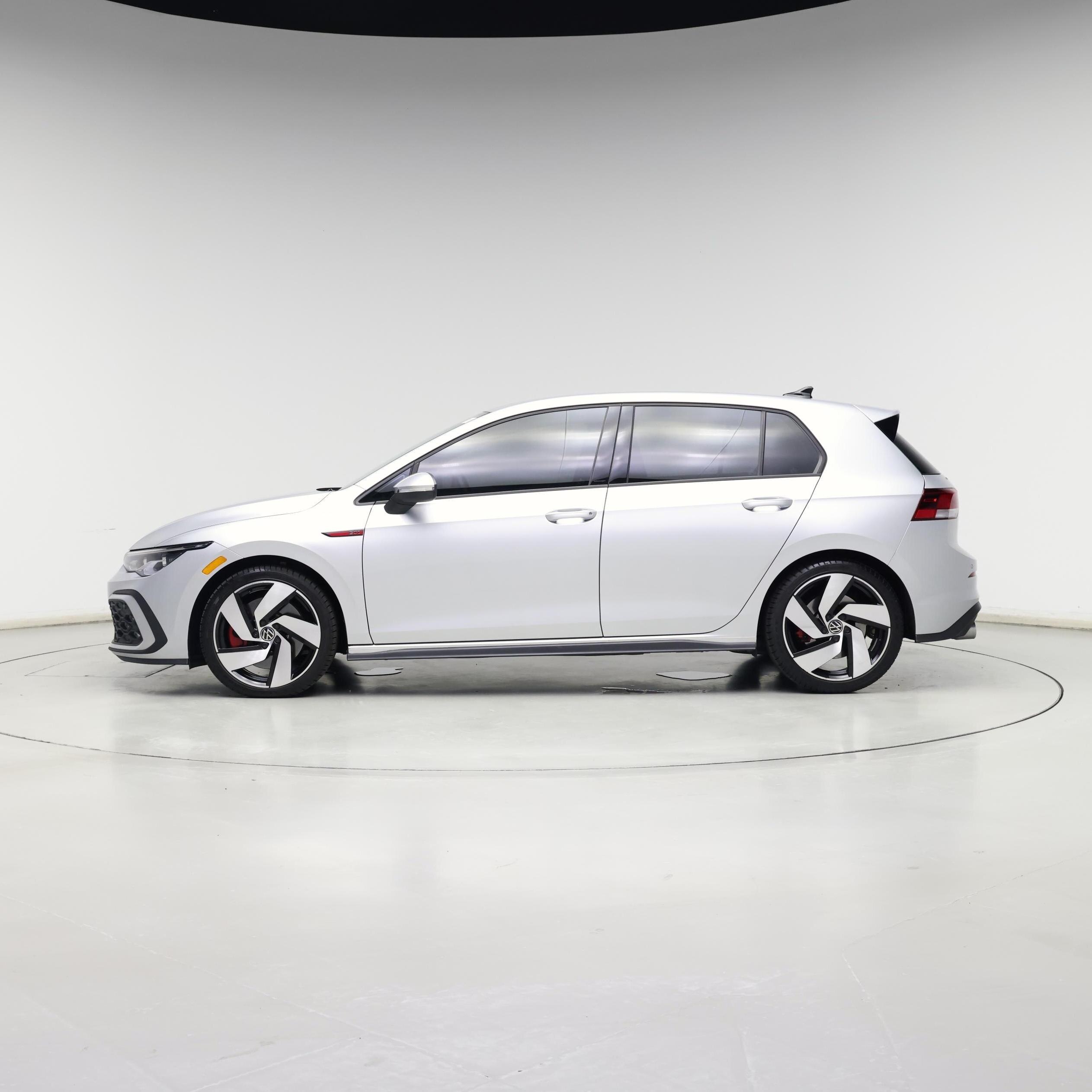 Thumbnail: 2023 Volkswagen Golf - 3