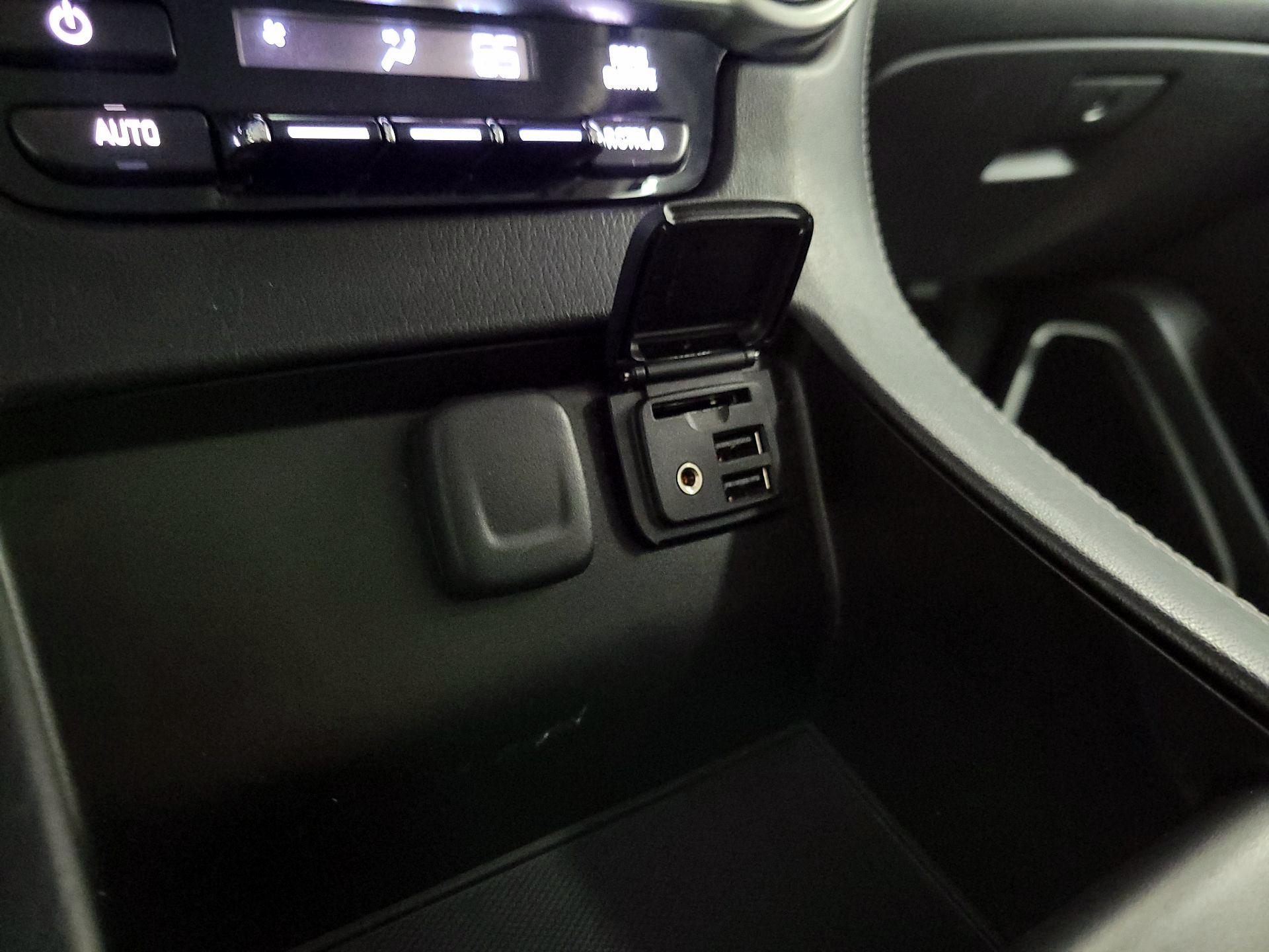 Thumbnail: 2015 Chevrolet Tahoe - 18