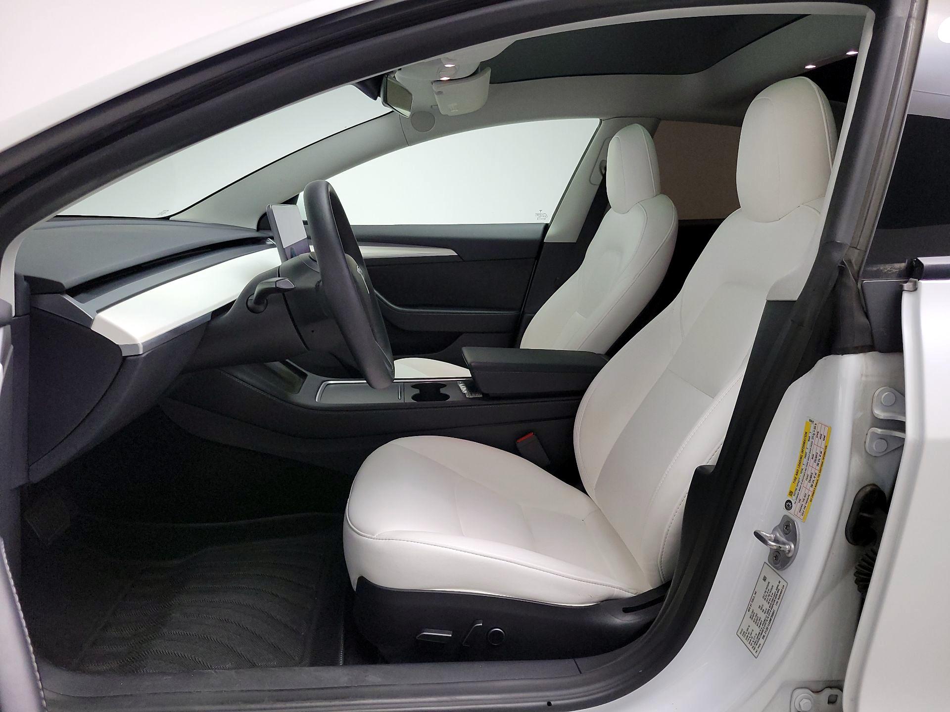 Thumbnail: 2022 Tesla Model 3 - 11