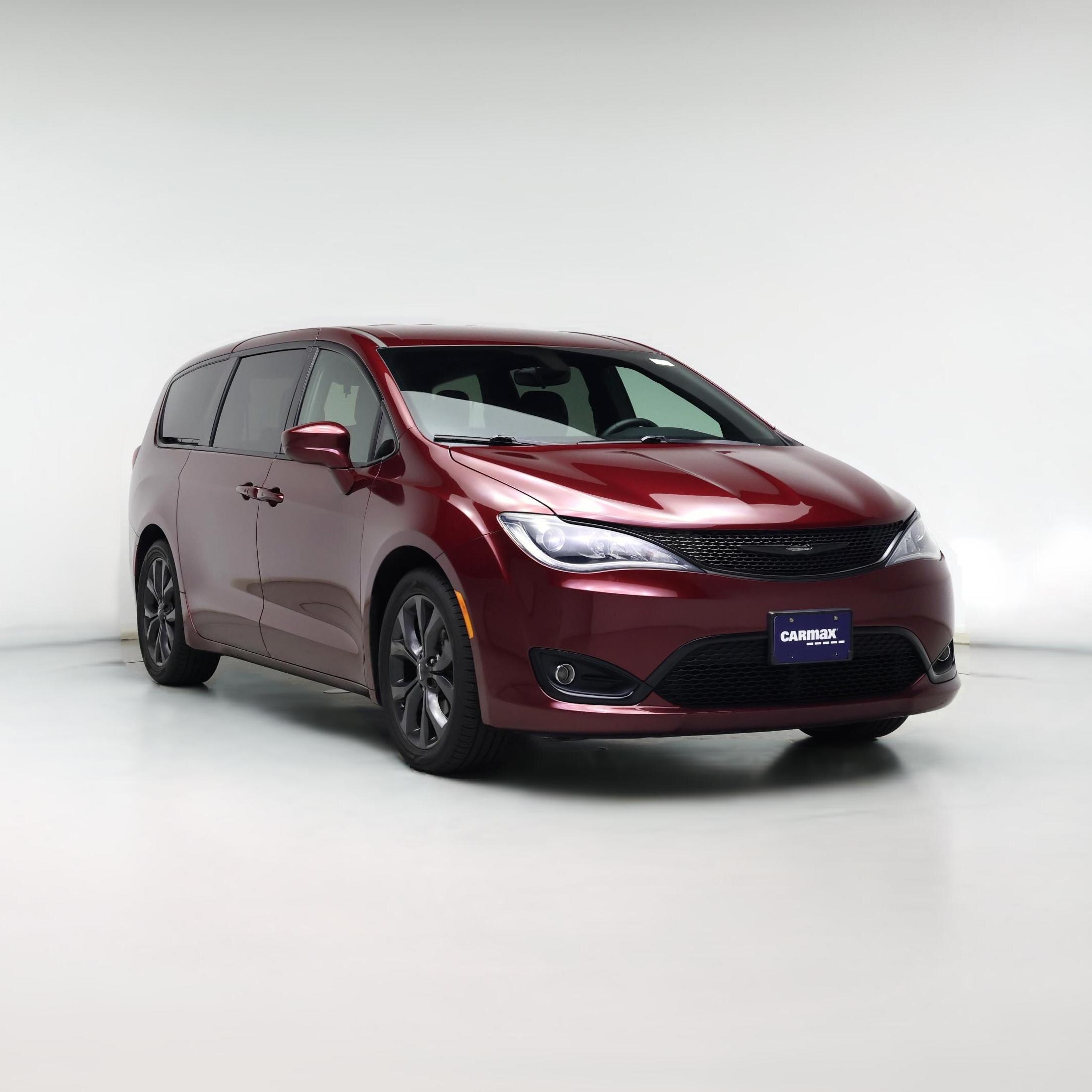 Thumbnail: 2018 Chrysler Pacifica - 1