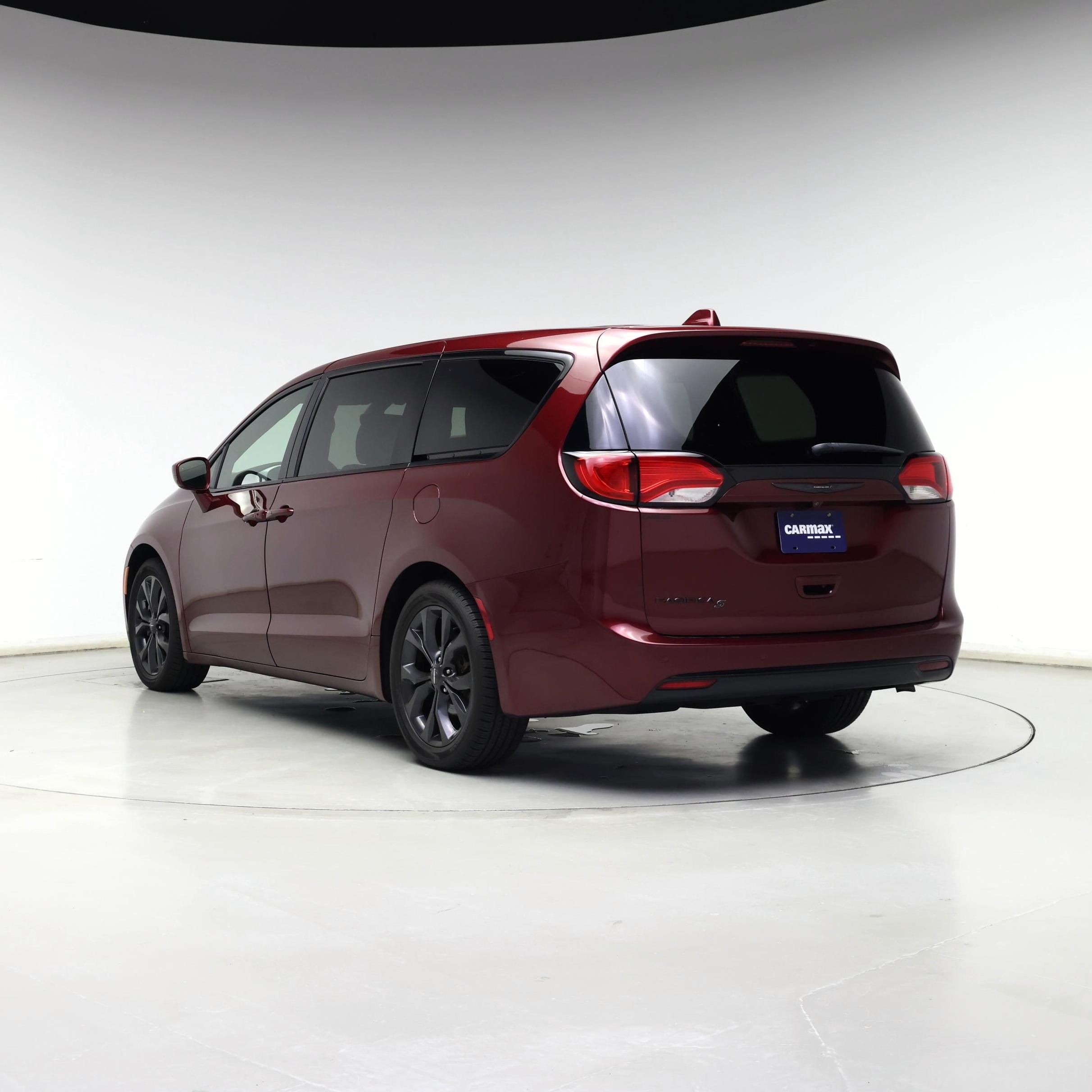 Thumbnail: 2018 Chrysler Pacifica - 2