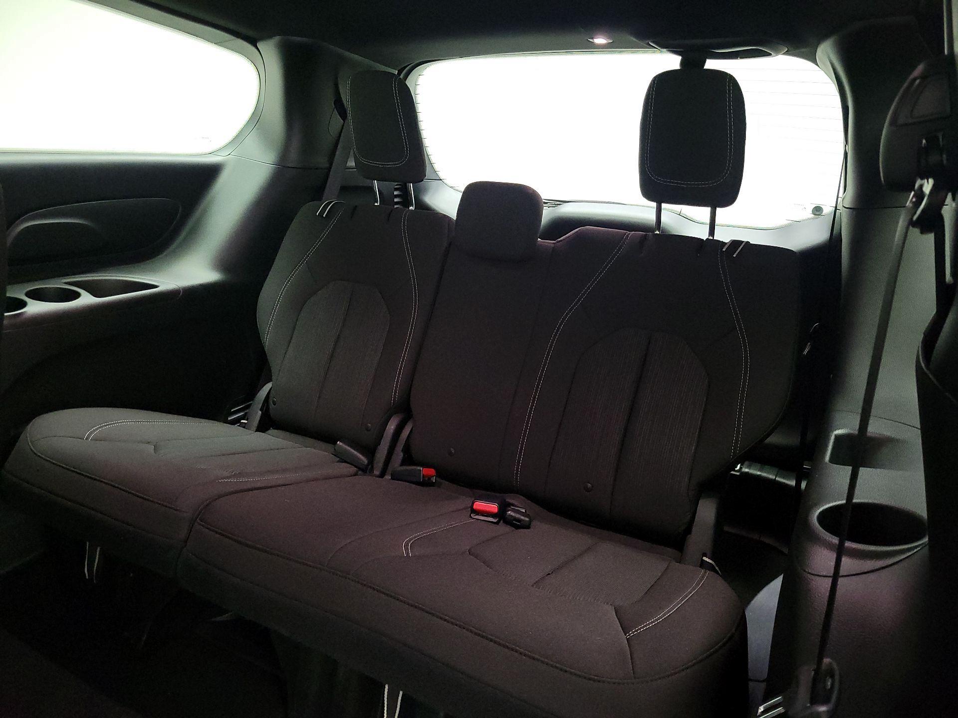 Thumbnail: 2018 Chrysler Pacifica - 20