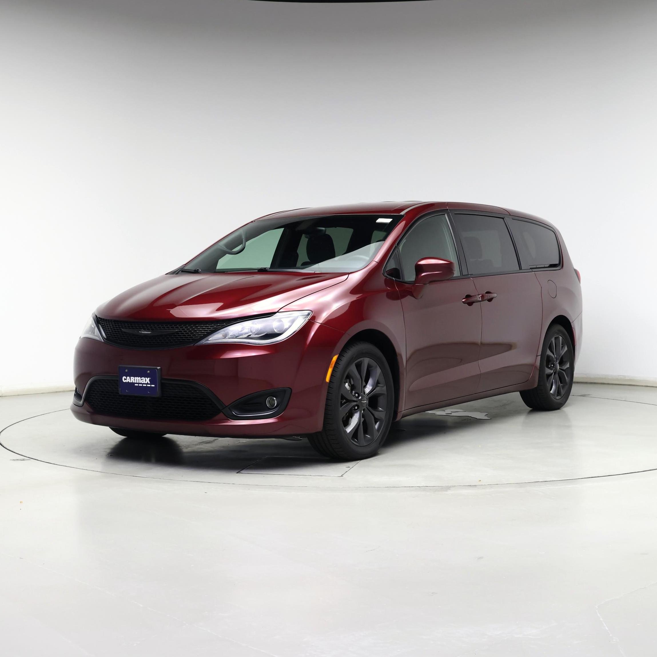 Thumbnail: 2018 Chrysler Pacifica - 4