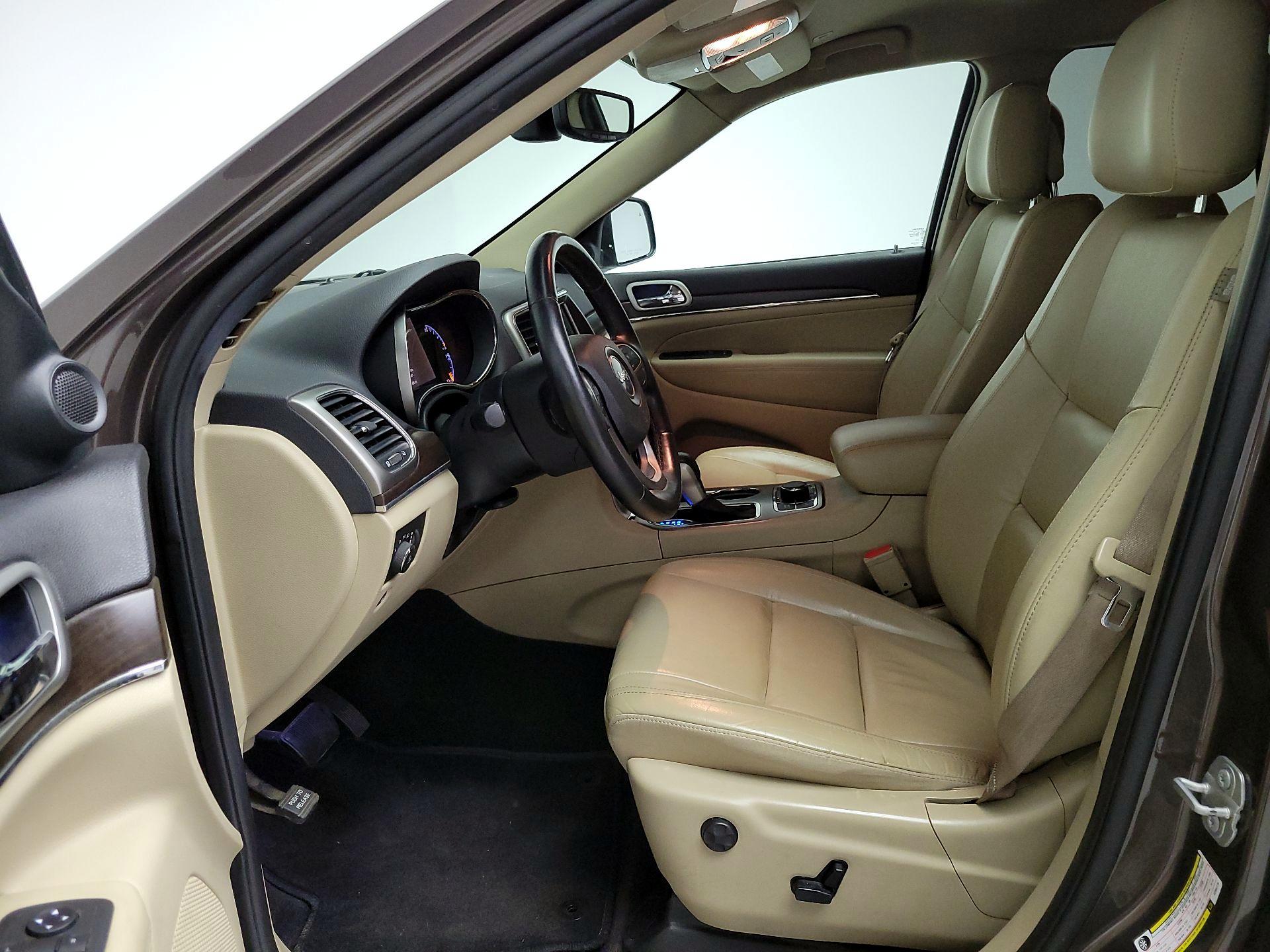Thumbnail: 2018 Jeep Grand Cherokee - 11
