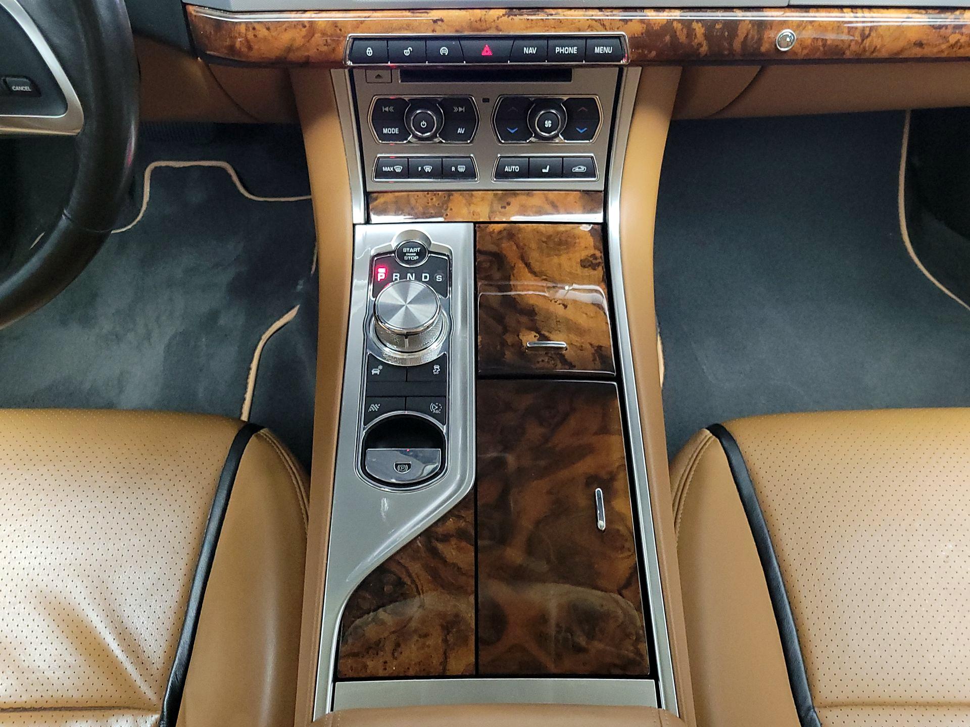 Thumbnail: 2015 Jaguar XF - 18