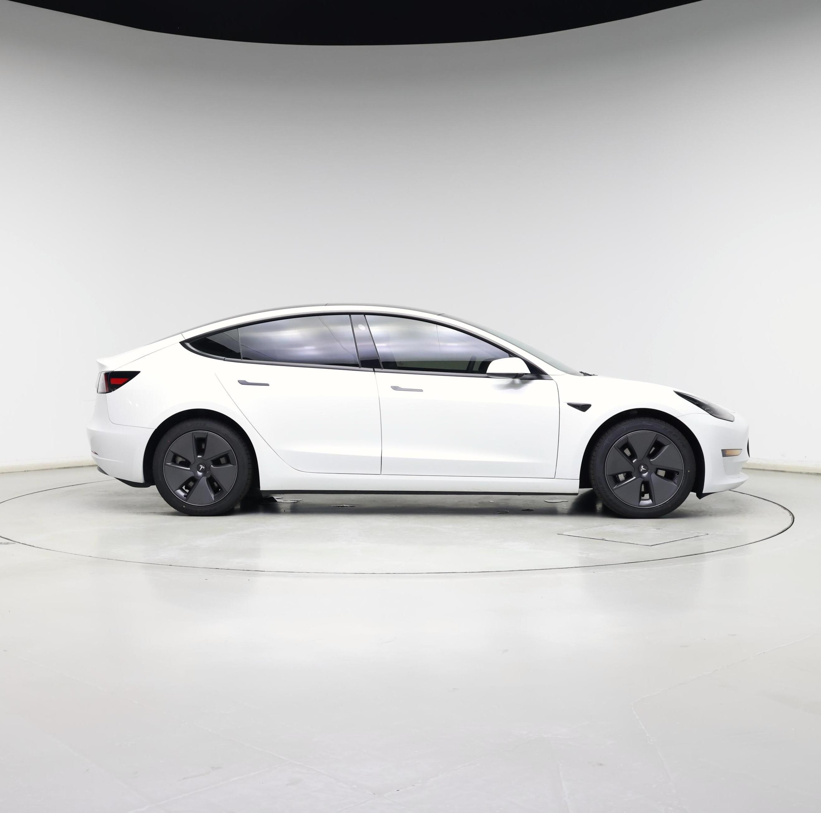 Thumbnail: 2023 Tesla Model 3 - 7