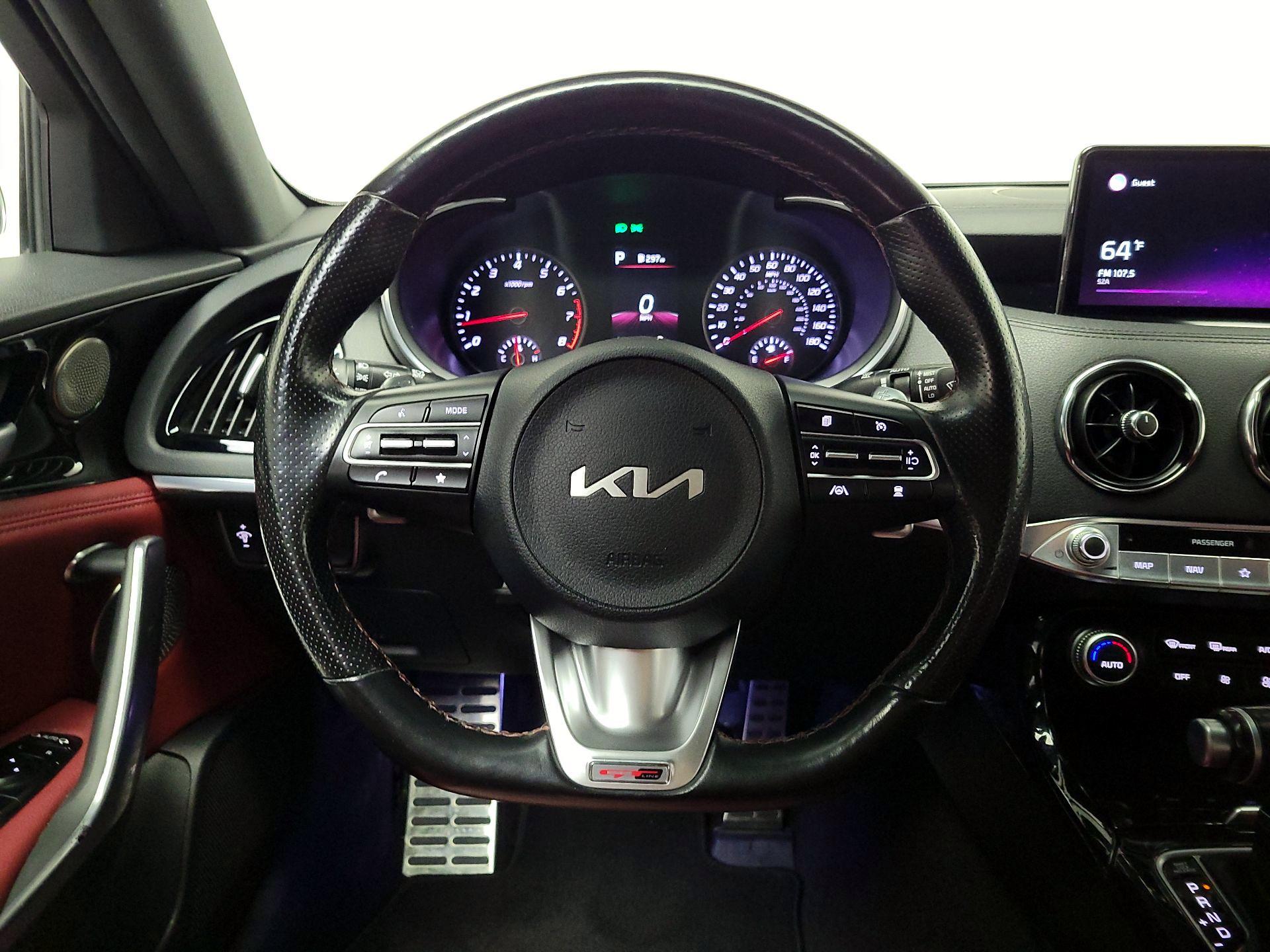 Thumbnail: 2022 Kia Stinger - 10
