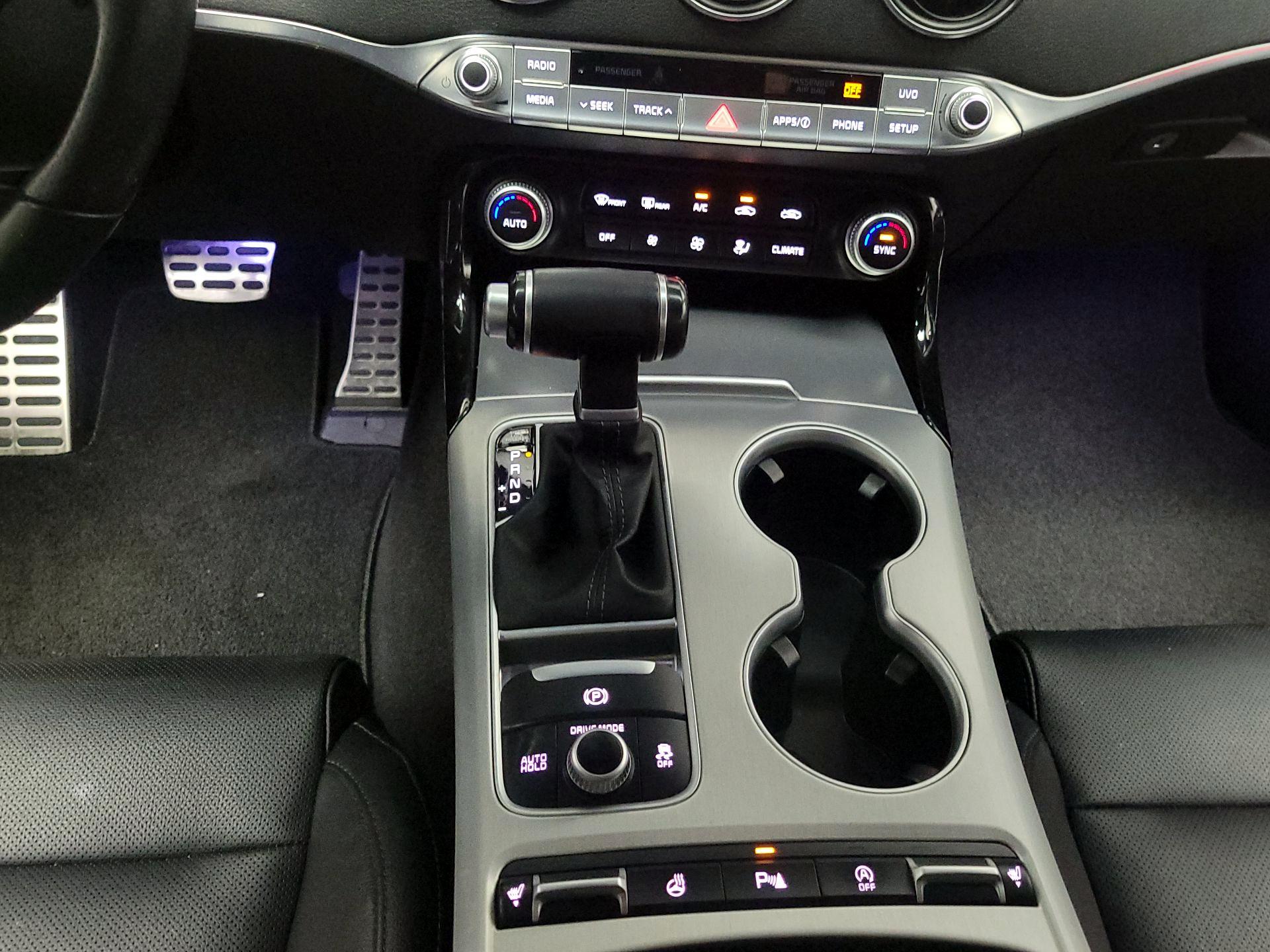 Thumbnail: 2018 Kia Stinger - 17