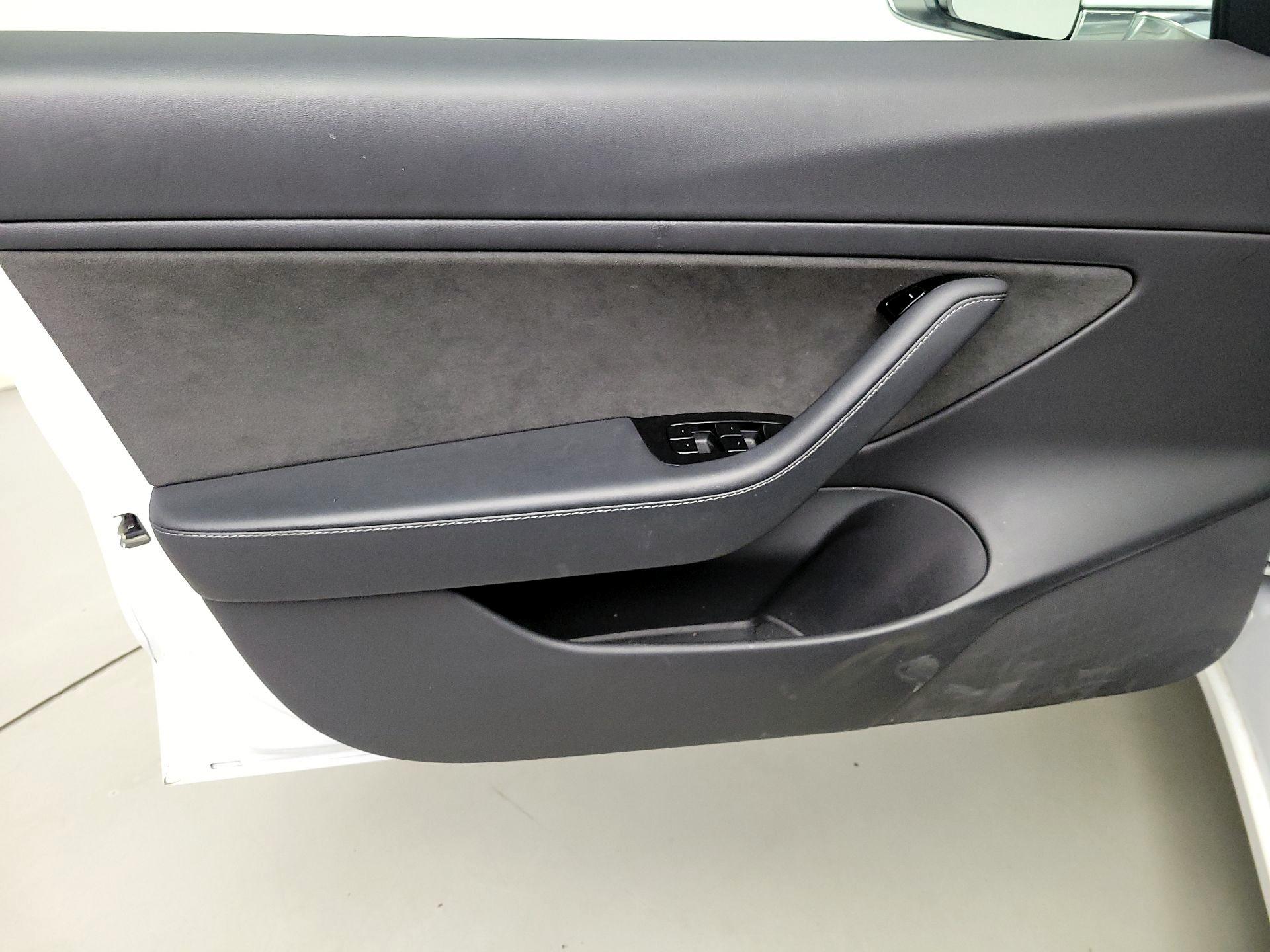 Thumbnail: 2020 Tesla Model 3 - 12
