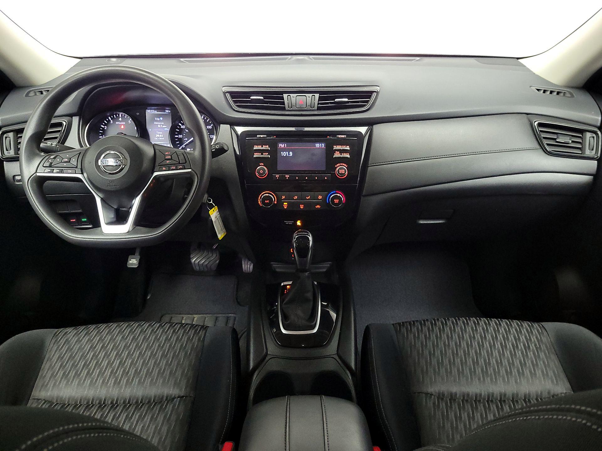 Thumbnail: 2017 Nissan Rogue - 9