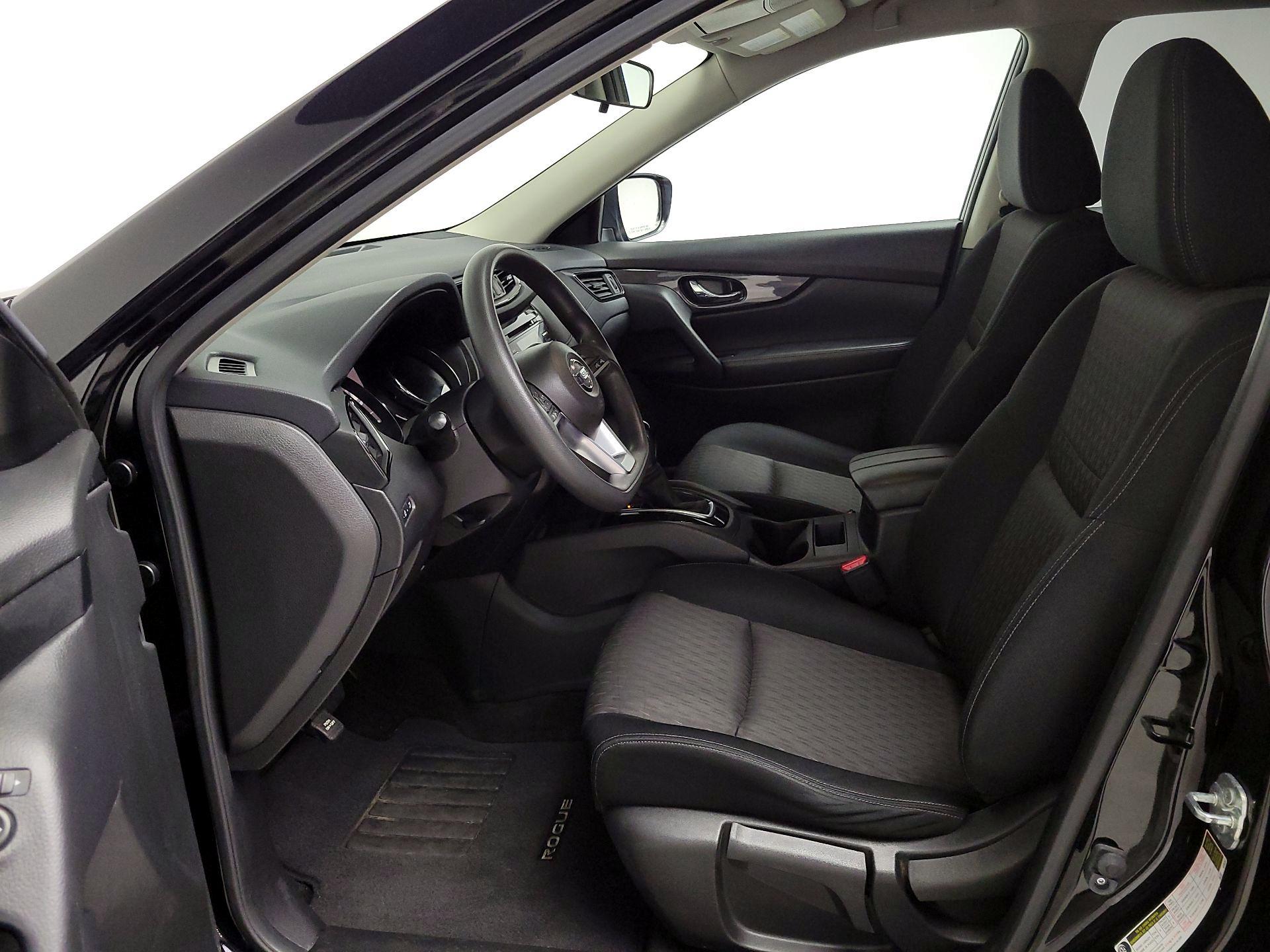 Thumbnail: 2017 Nissan Rogue - 11