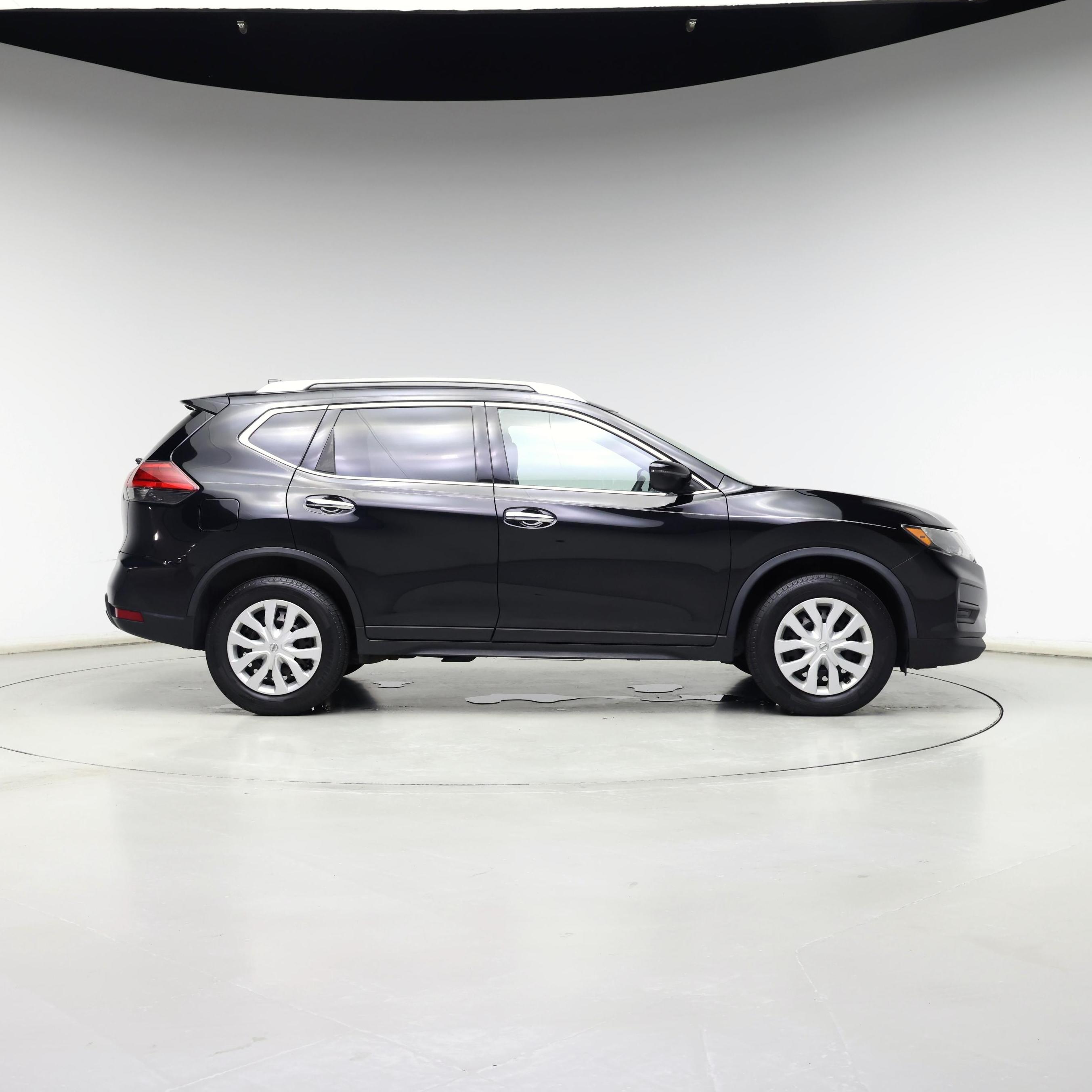 Thumbnail: 2017 Nissan Rogue - 7