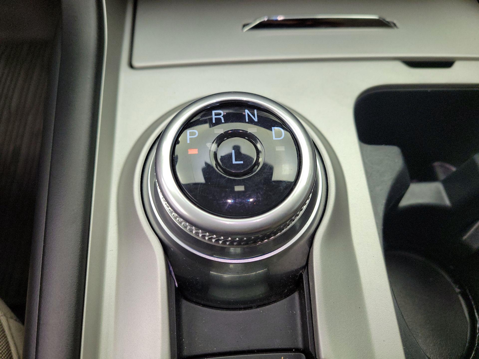 Thumbnail: 2022 Ford Explorer - 17