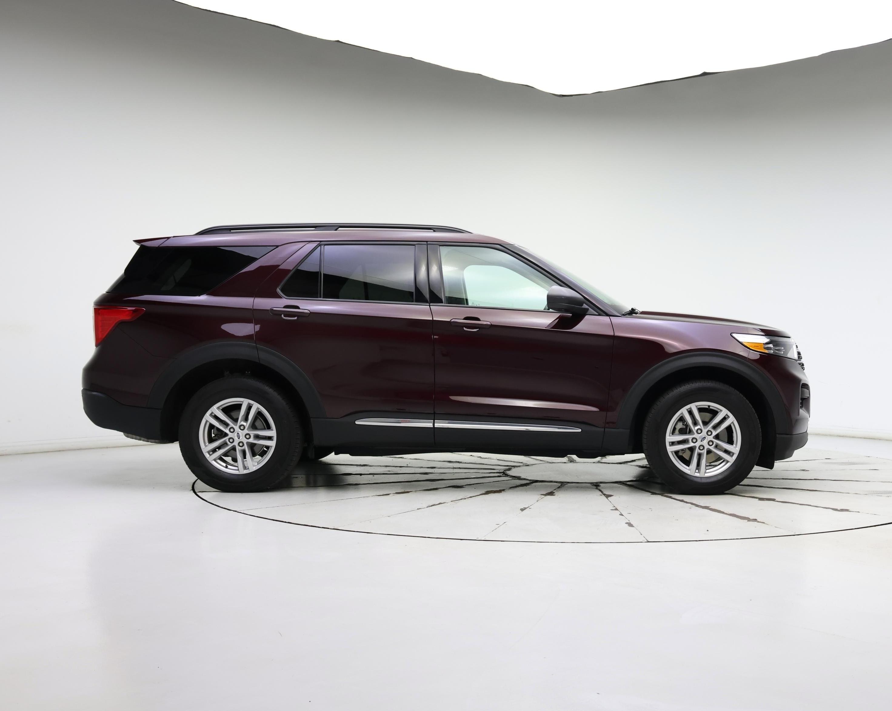 Thumbnail: 2022 Ford Explorer - 7