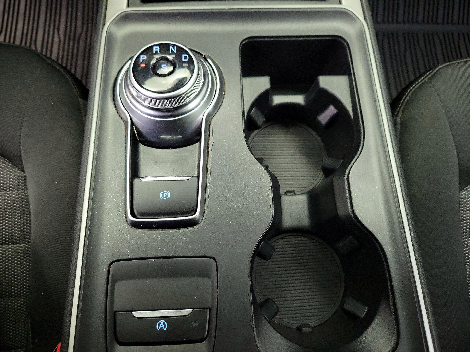 Thumbnail: 2021 Ford Edge - 17