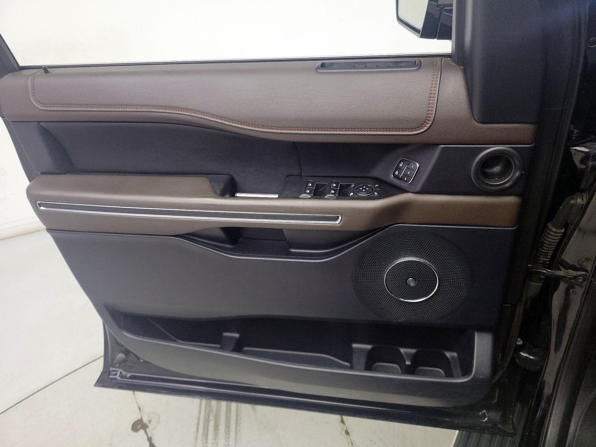 Thumbnail: 2020 Ford Expedition - 12