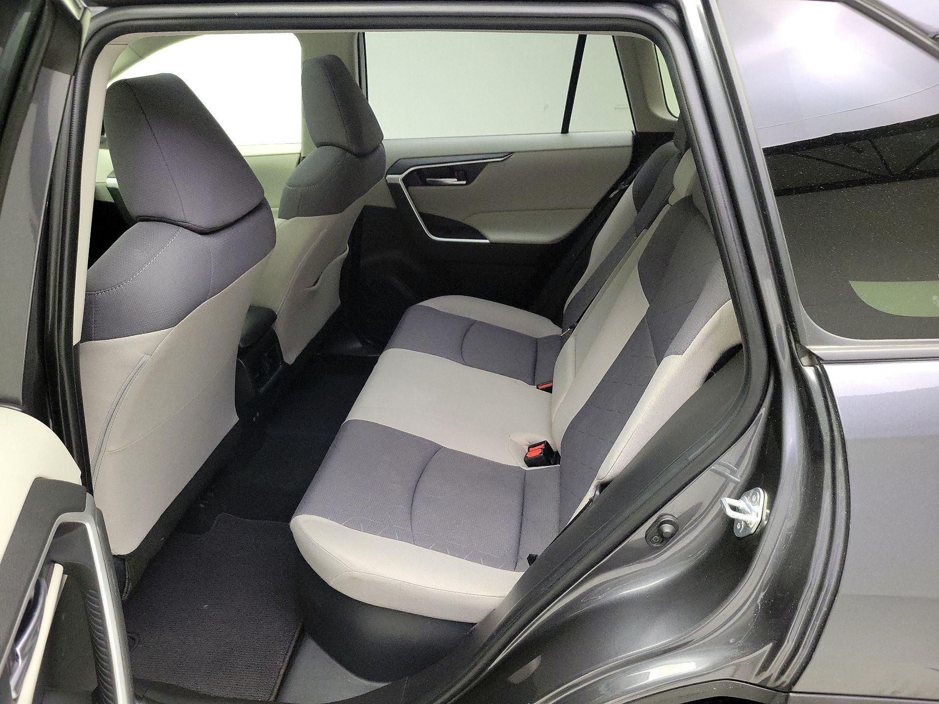 Thumbnail: 2020 Toyota RAV4 - 20