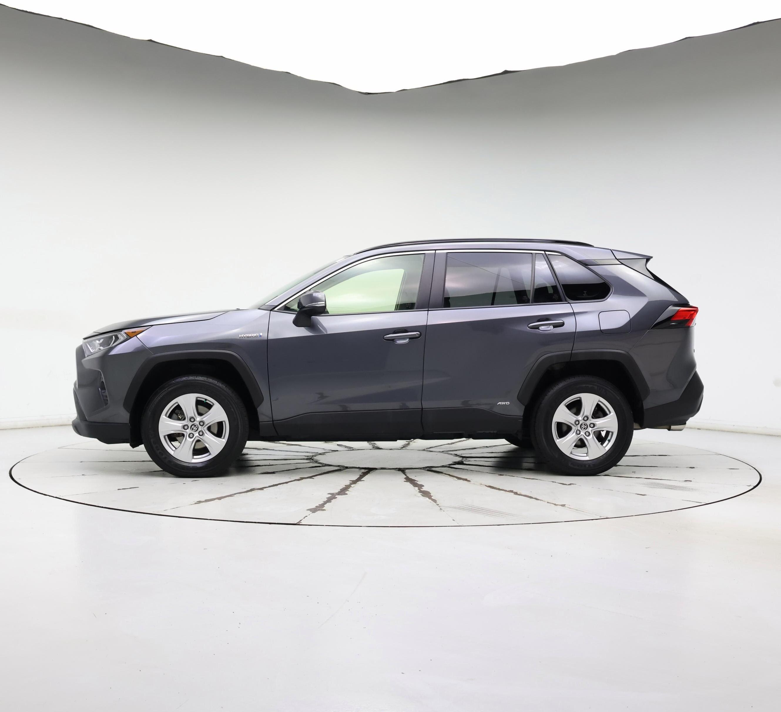 Thumbnail: 2020 Toyota RAV4 - 3