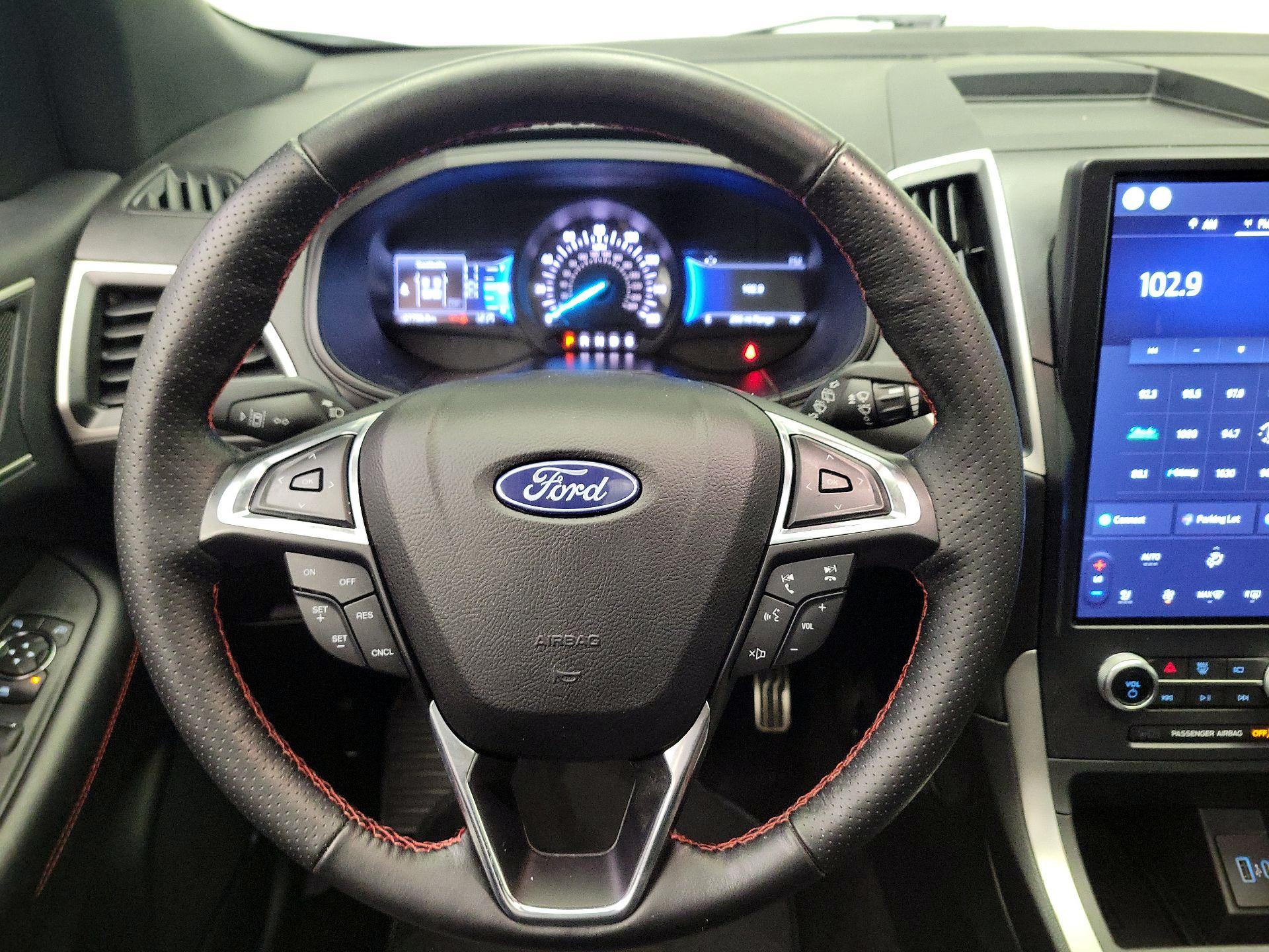 Thumbnail: 2022 Ford Edge - 10