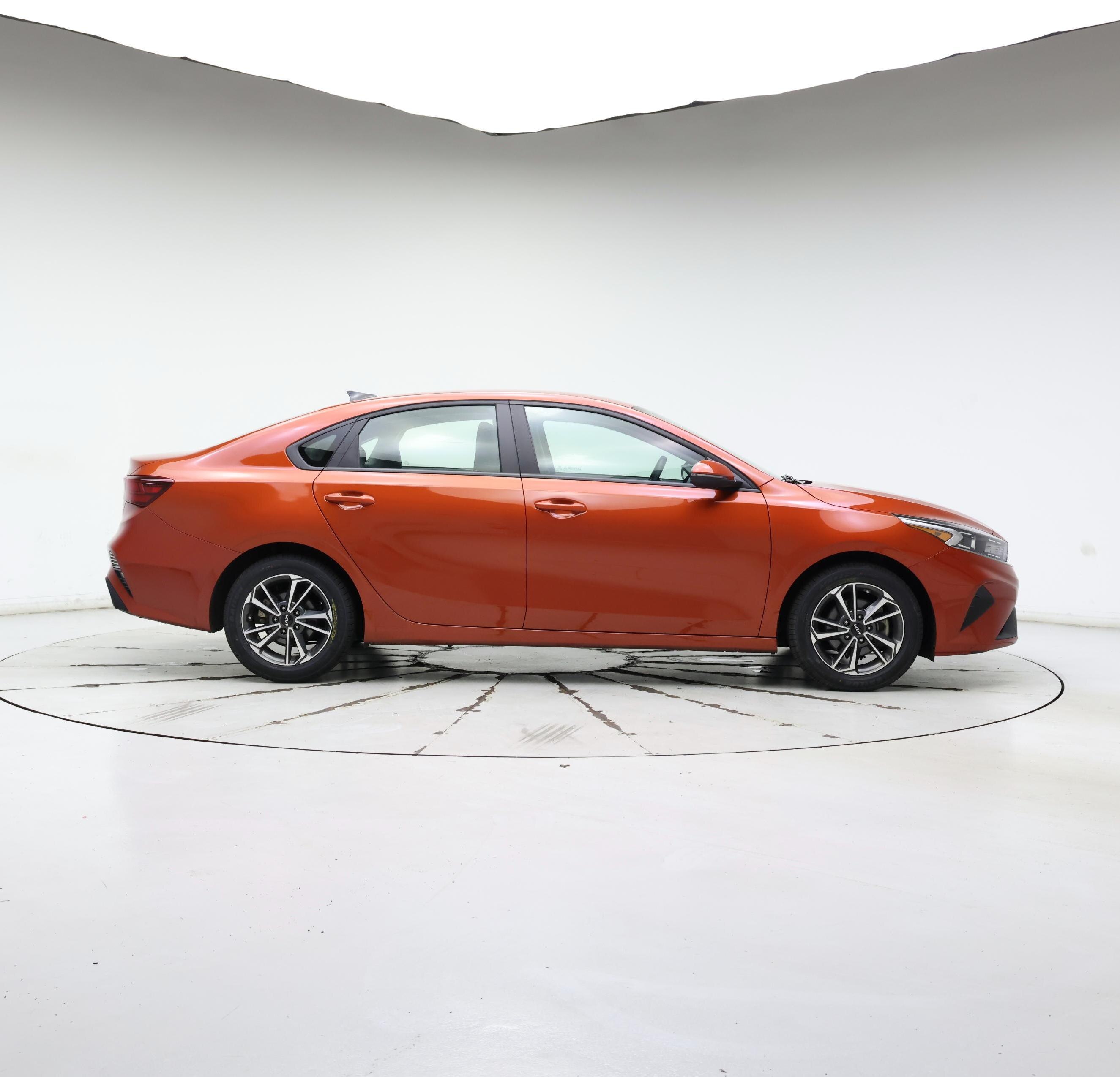 Thumbnail: 2023 Kia Forte - 7