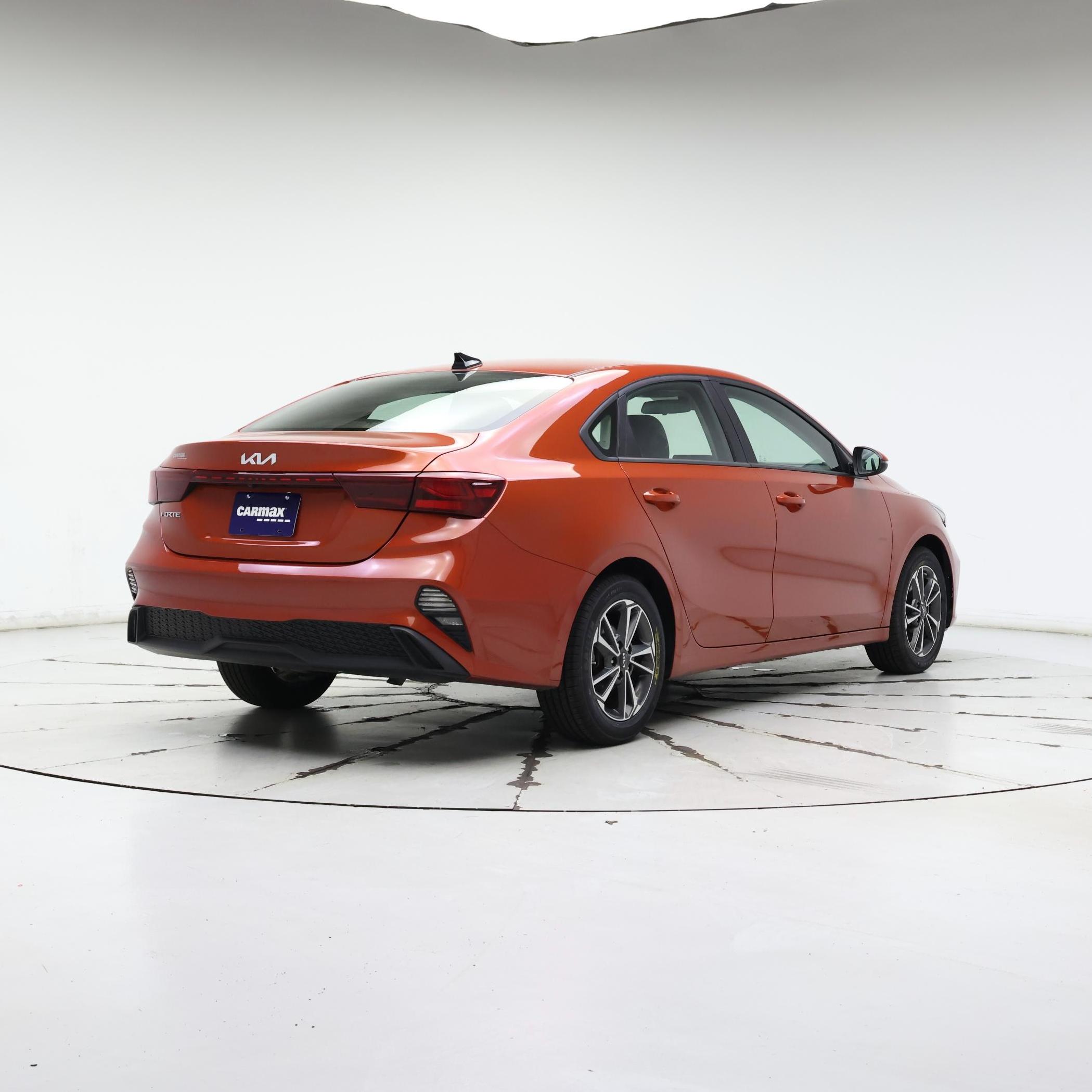 Thumbnail: 2023 Kia Forte - 8