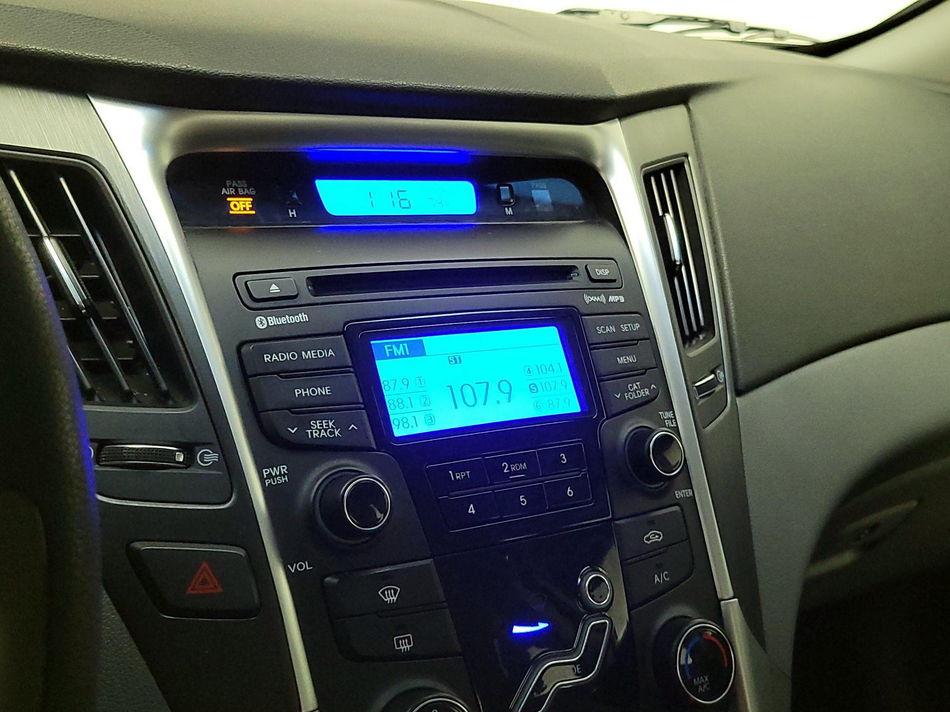 Thumbnail: 2013 Hyundai Sonata - 14