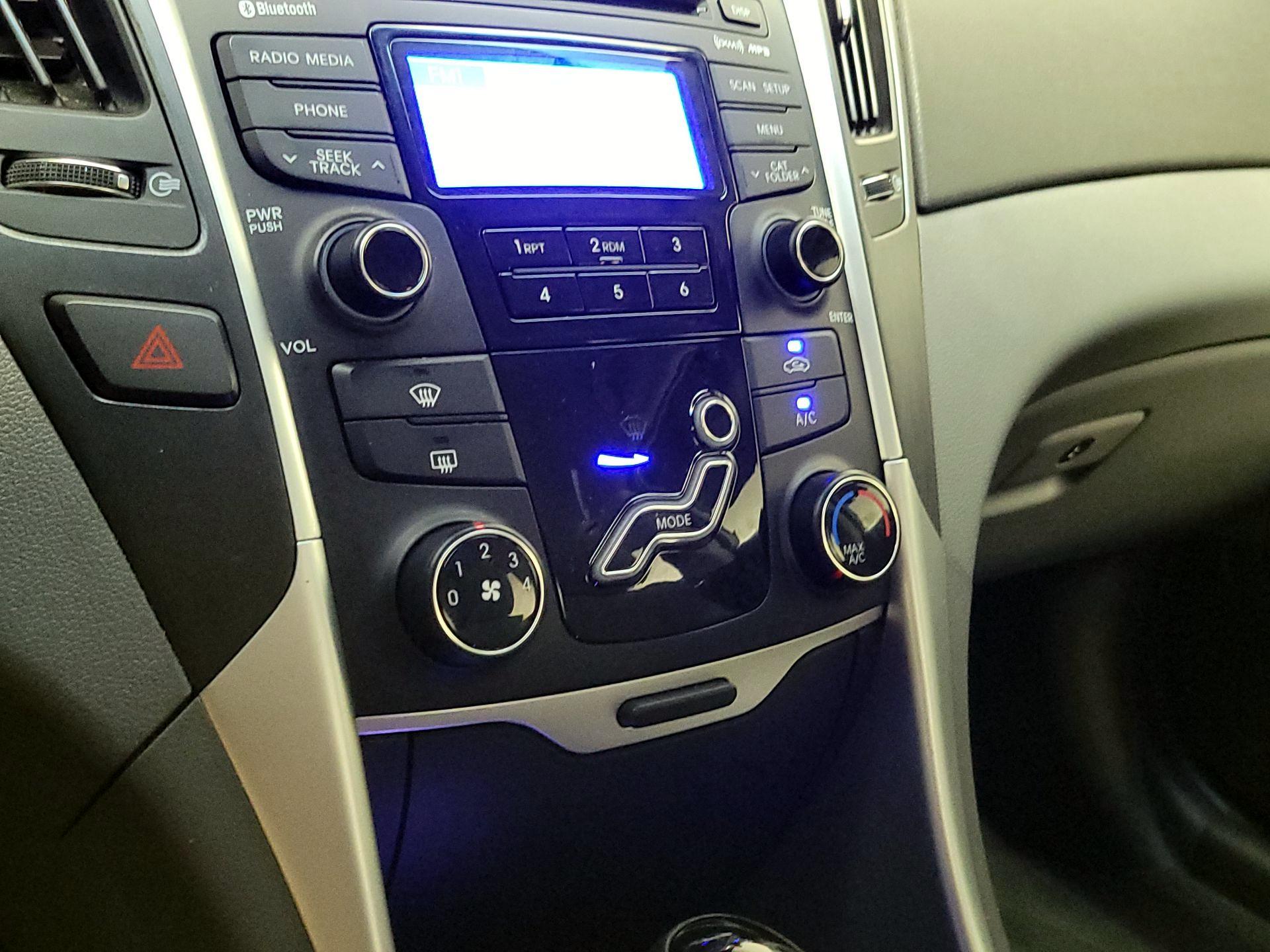 Thumbnail: 2013 Hyundai Sonata - 15