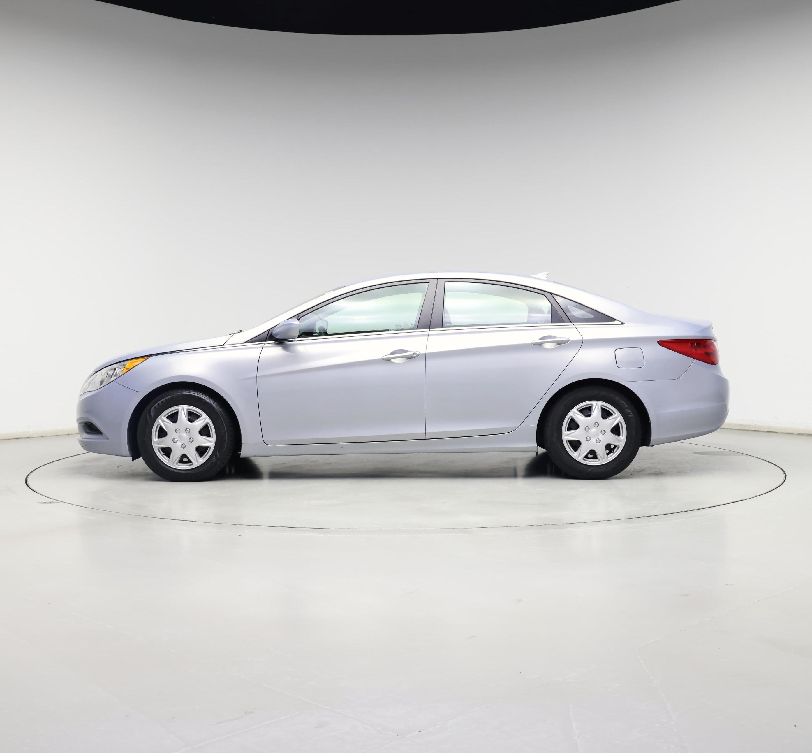Thumbnail: 2013 Hyundai Sonata - 3