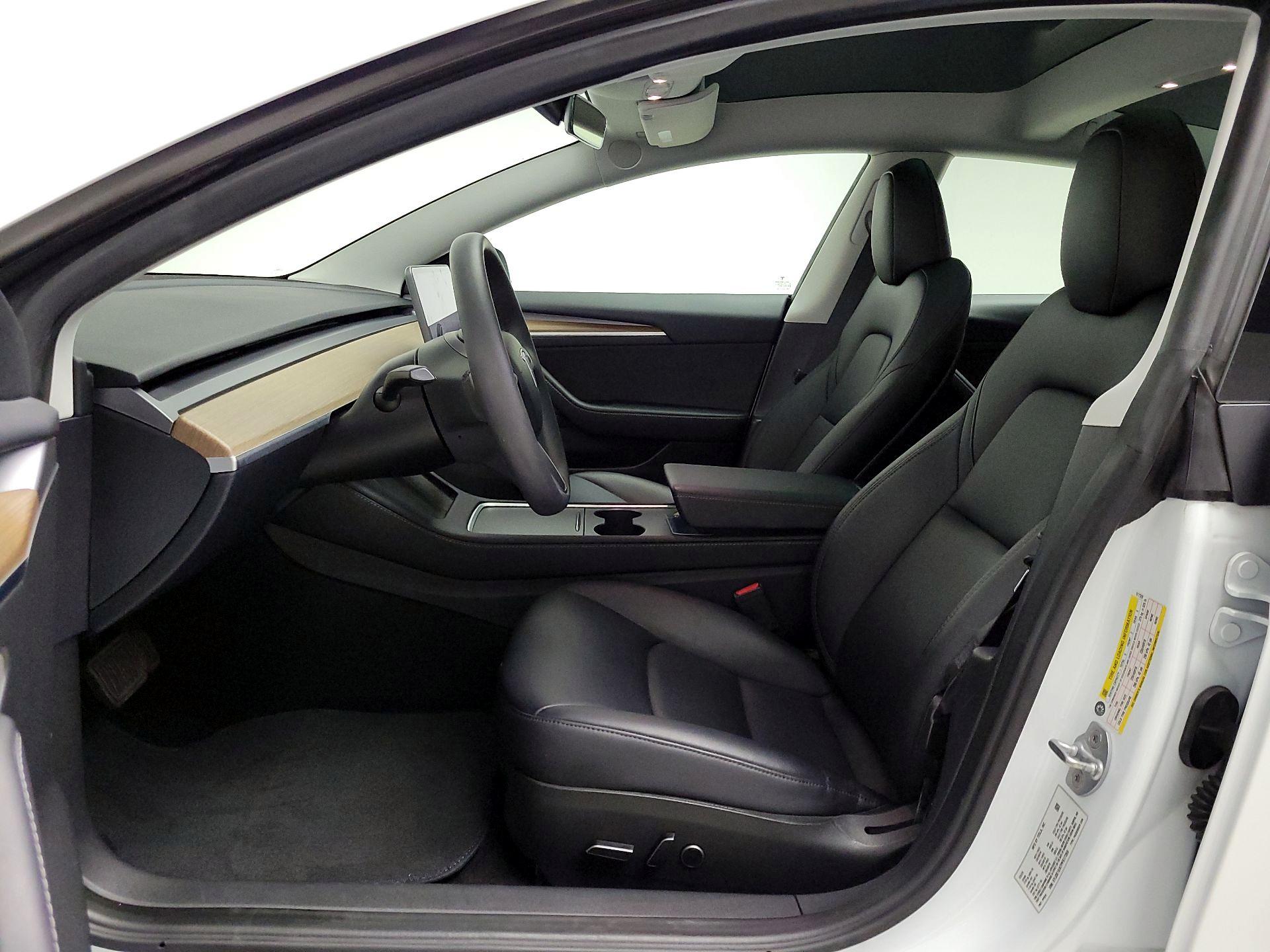 Thumbnail: 2023 Tesla Model 3 - 11