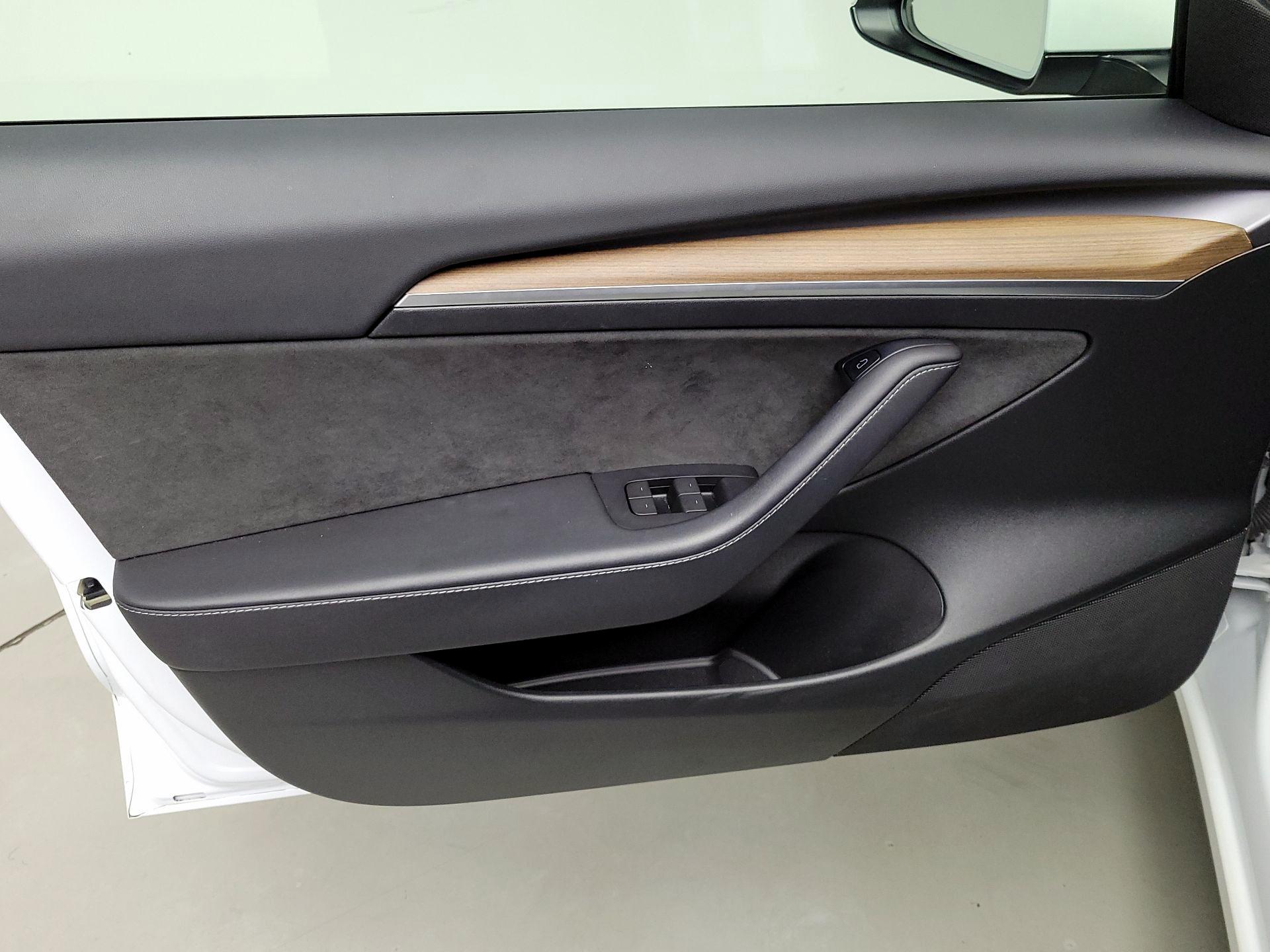 Thumbnail: 2023 Tesla Model 3 - 12