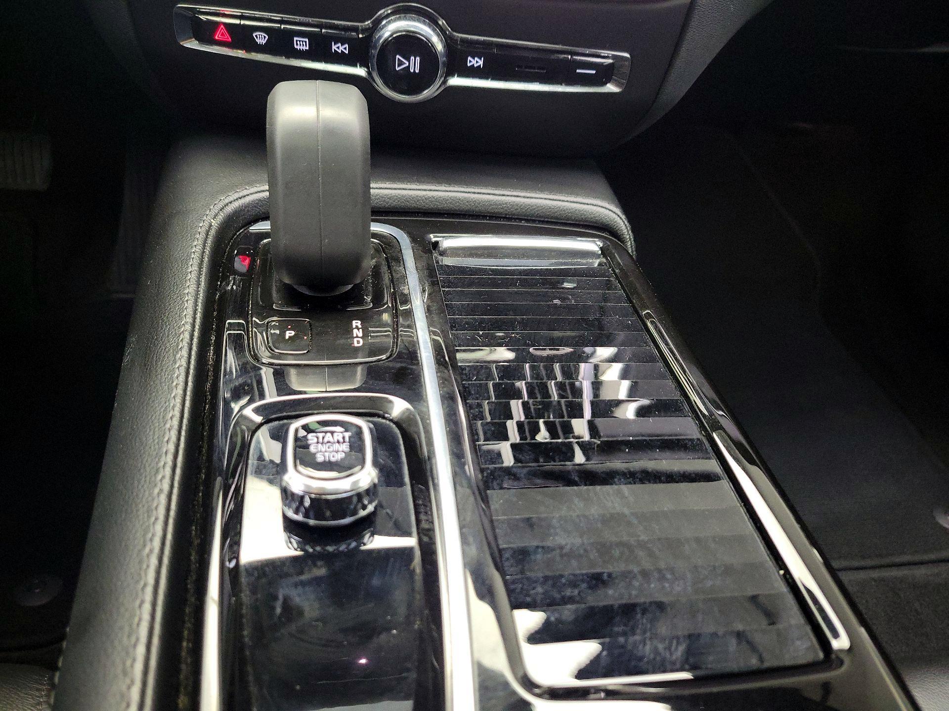 Thumbnail: 2022 Volvo S60 - 17