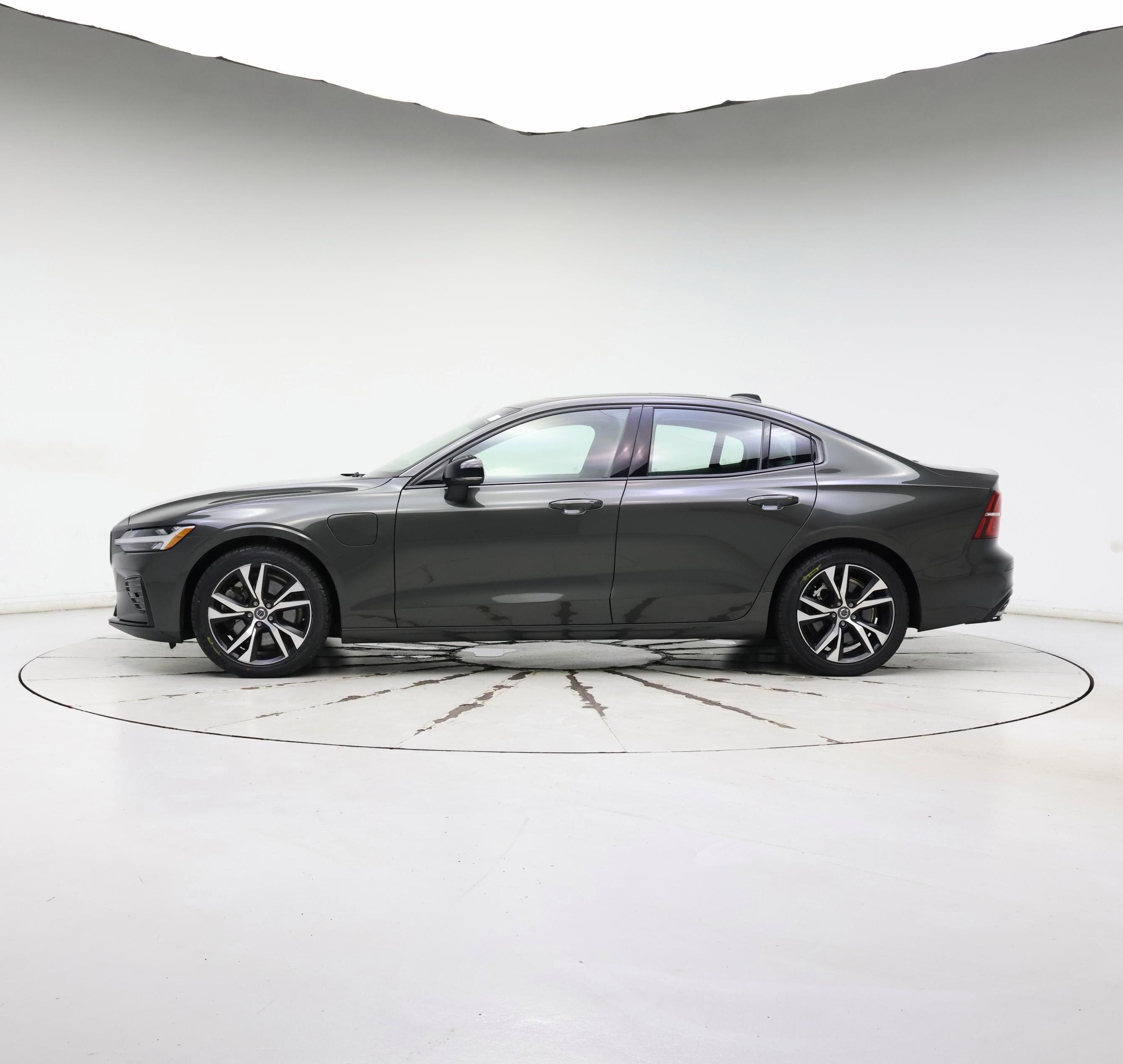 Thumbnail: 2022 Volvo S60 - 3