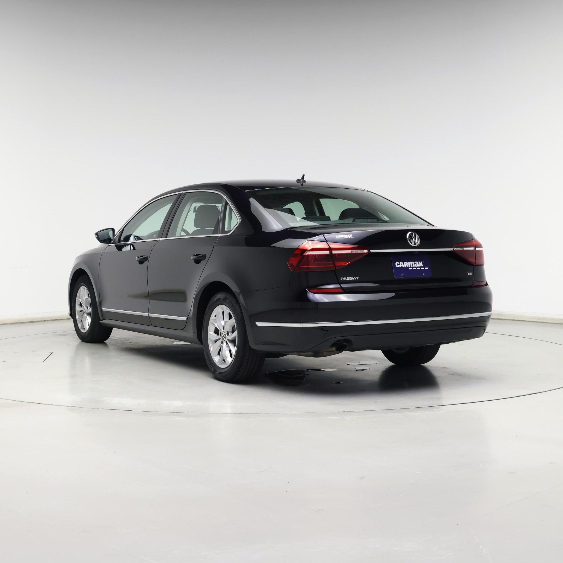 Thumbnail: 2017 Volkswagen Passat - 2