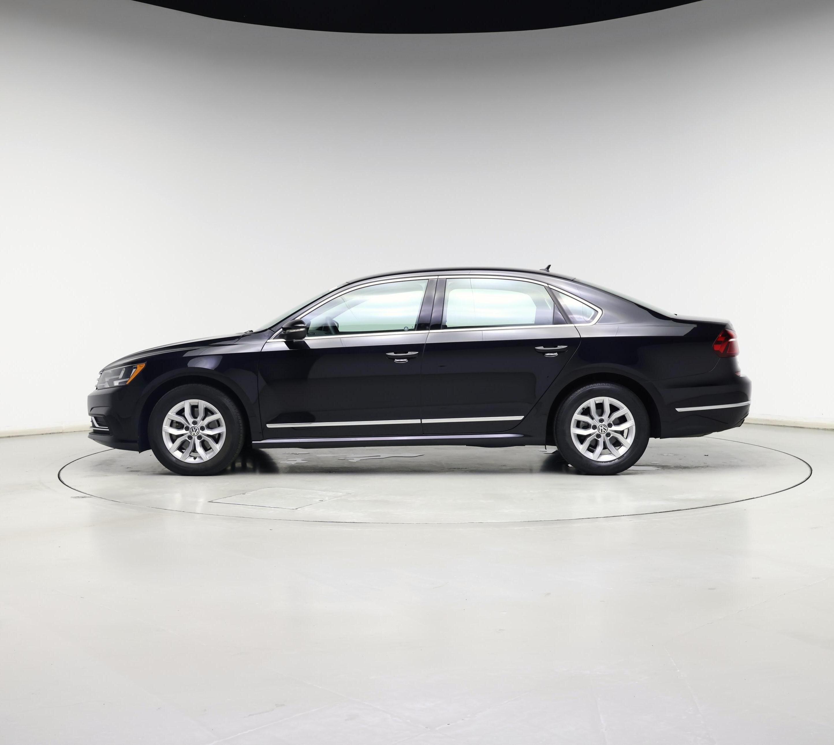 Thumbnail: 2017 Volkswagen Passat - 3