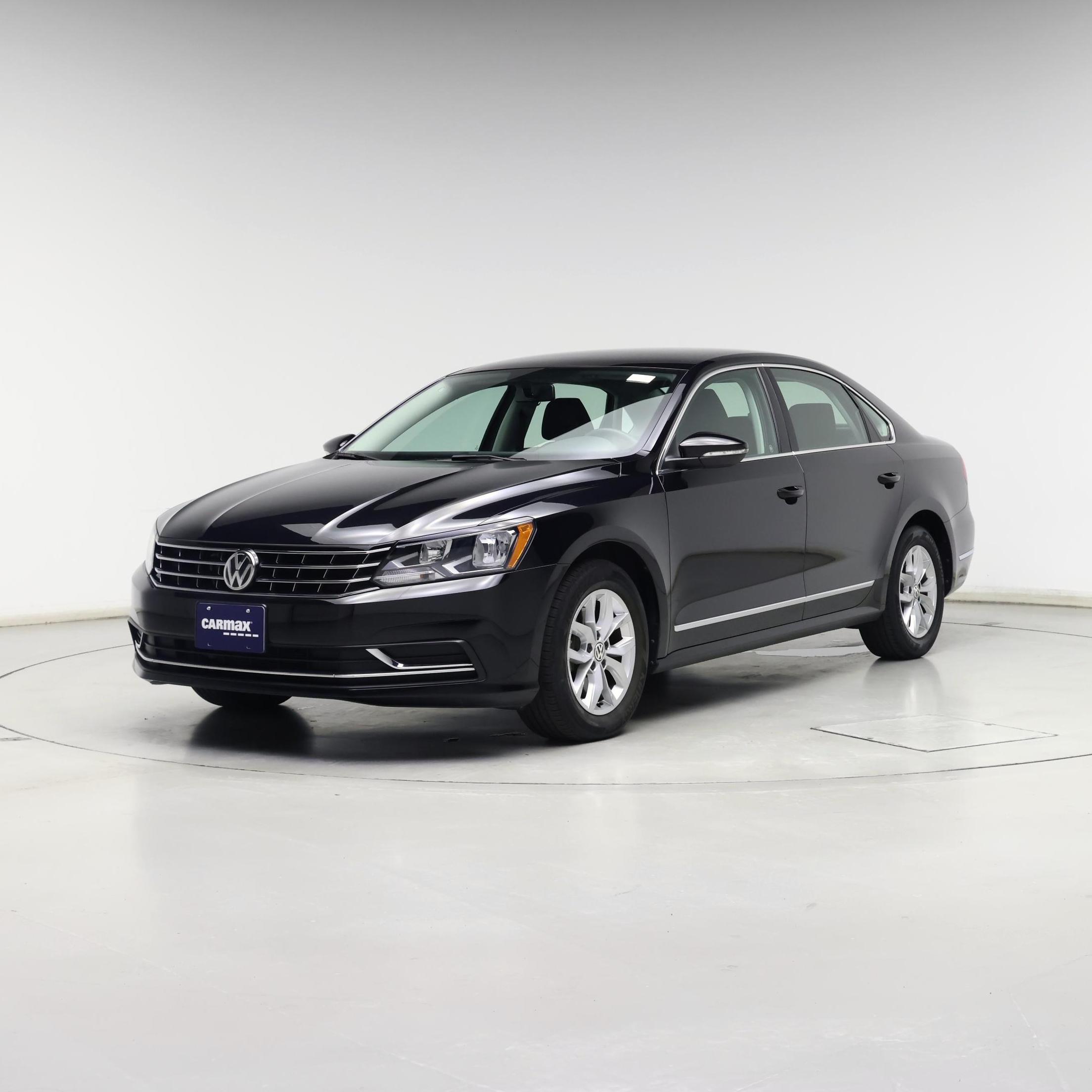 Thumbnail: 2017 Volkswagen Passat - 4