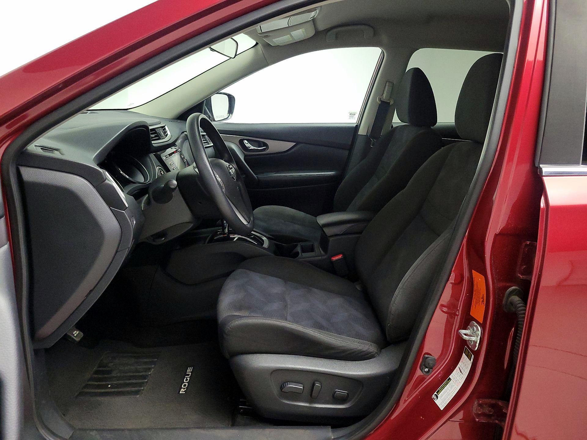 Thumbnail: 2016 Nissan Rogue - 11