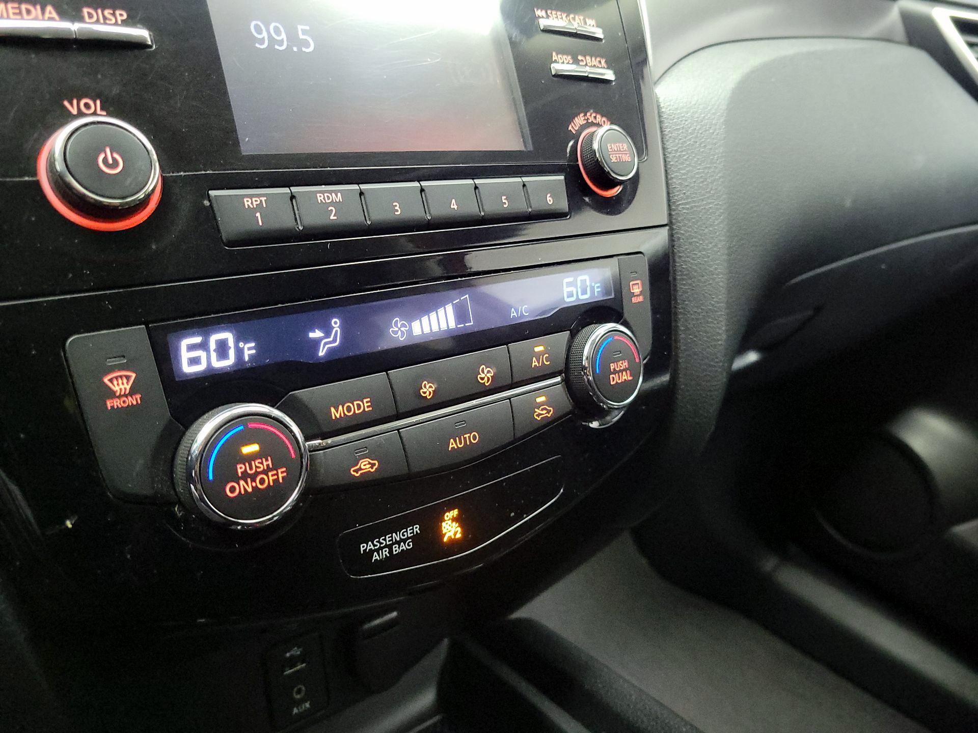 Thumbnail: 2016 Nissan Rogue - 16